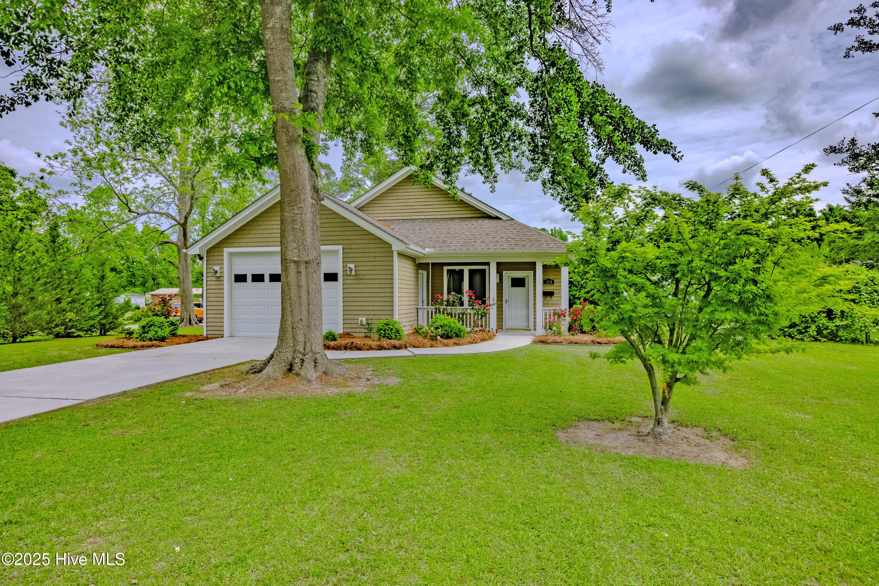 308 N Orange Street Property Photo