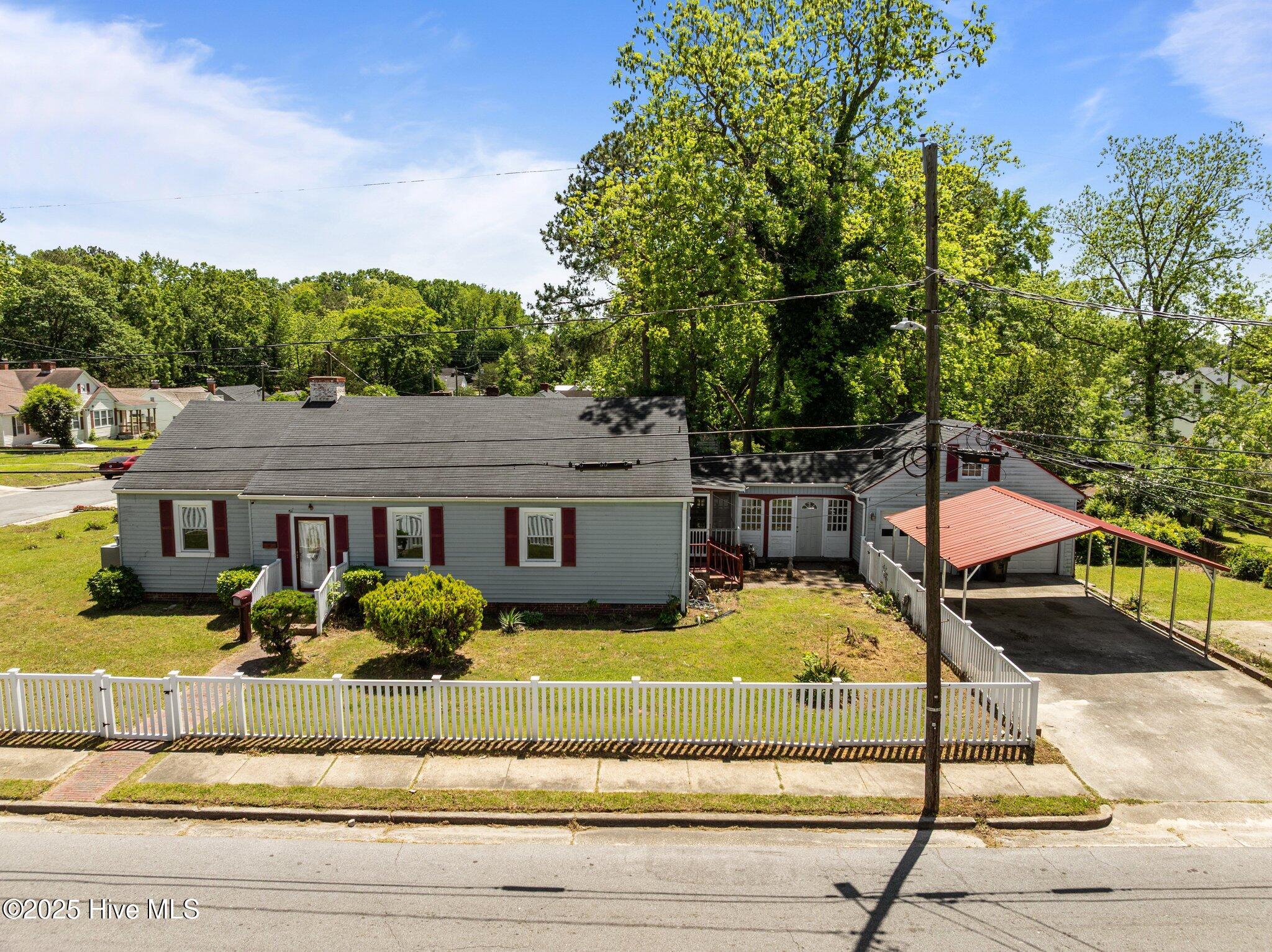 400 W Highland Avenue Property Photo 1