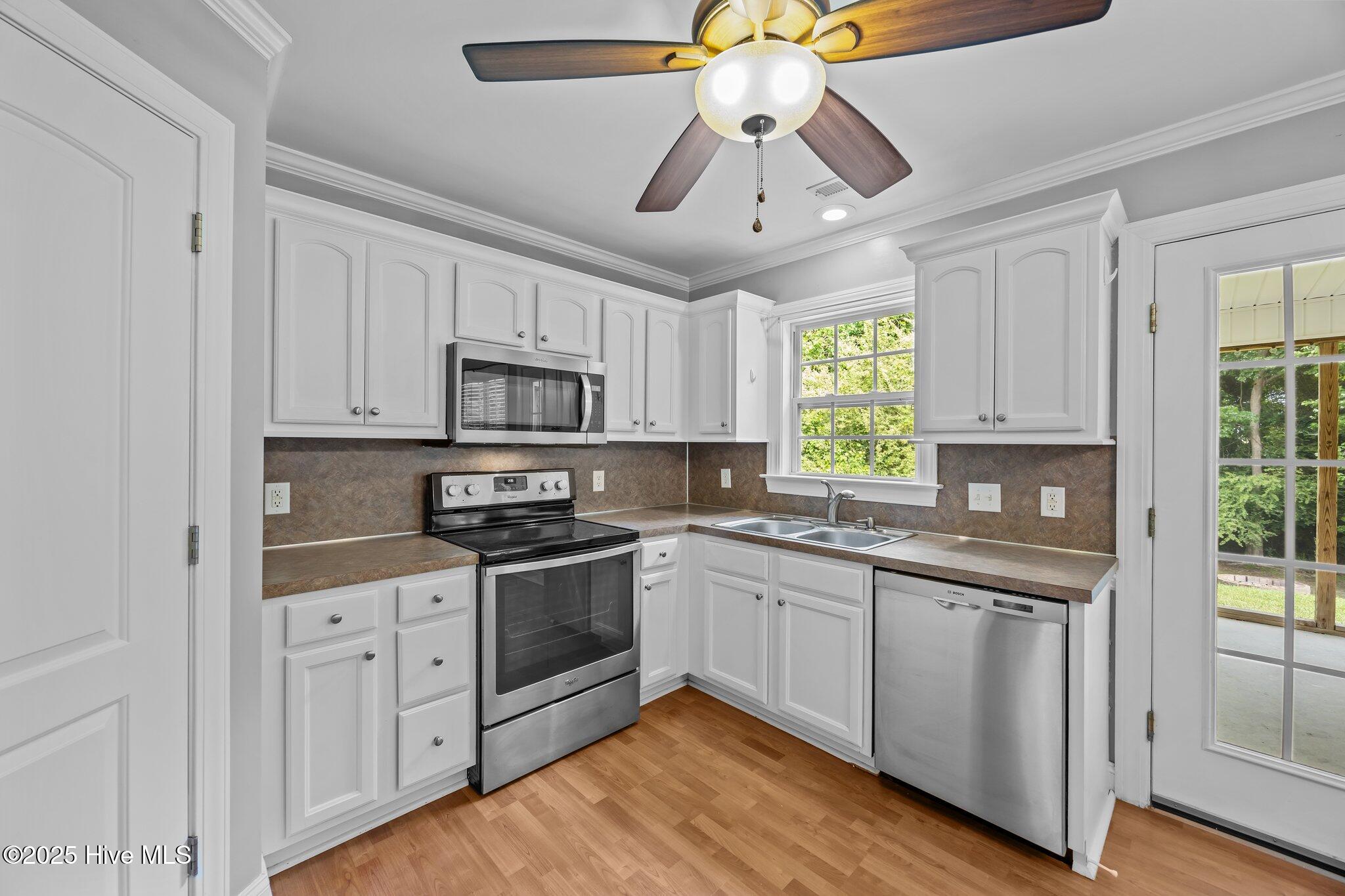2881 Elizabeth Edwards Court Property Photo 3