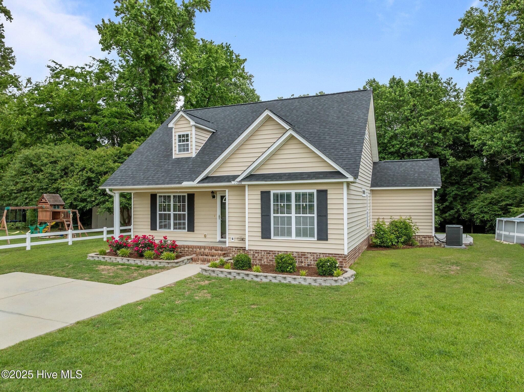 2881 Elizabeth Edwards Court Property Photo 8