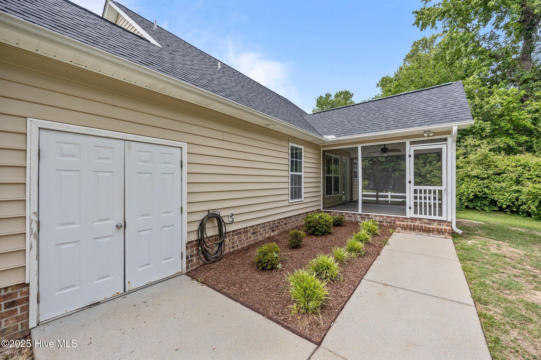 2881 Elizabeth Edwards Court Property Photo 11