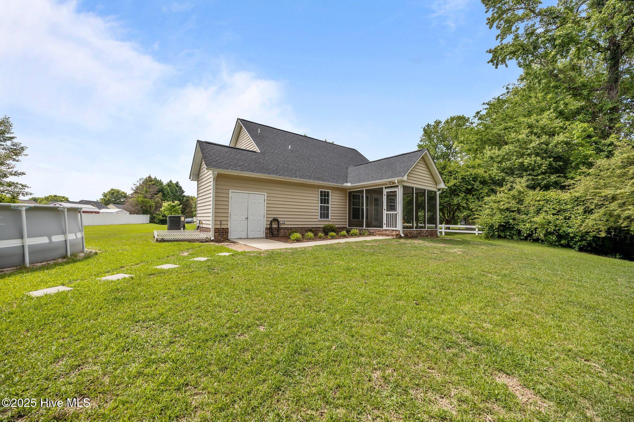 2881 Elizabeth Edwards Court Property Photo 12