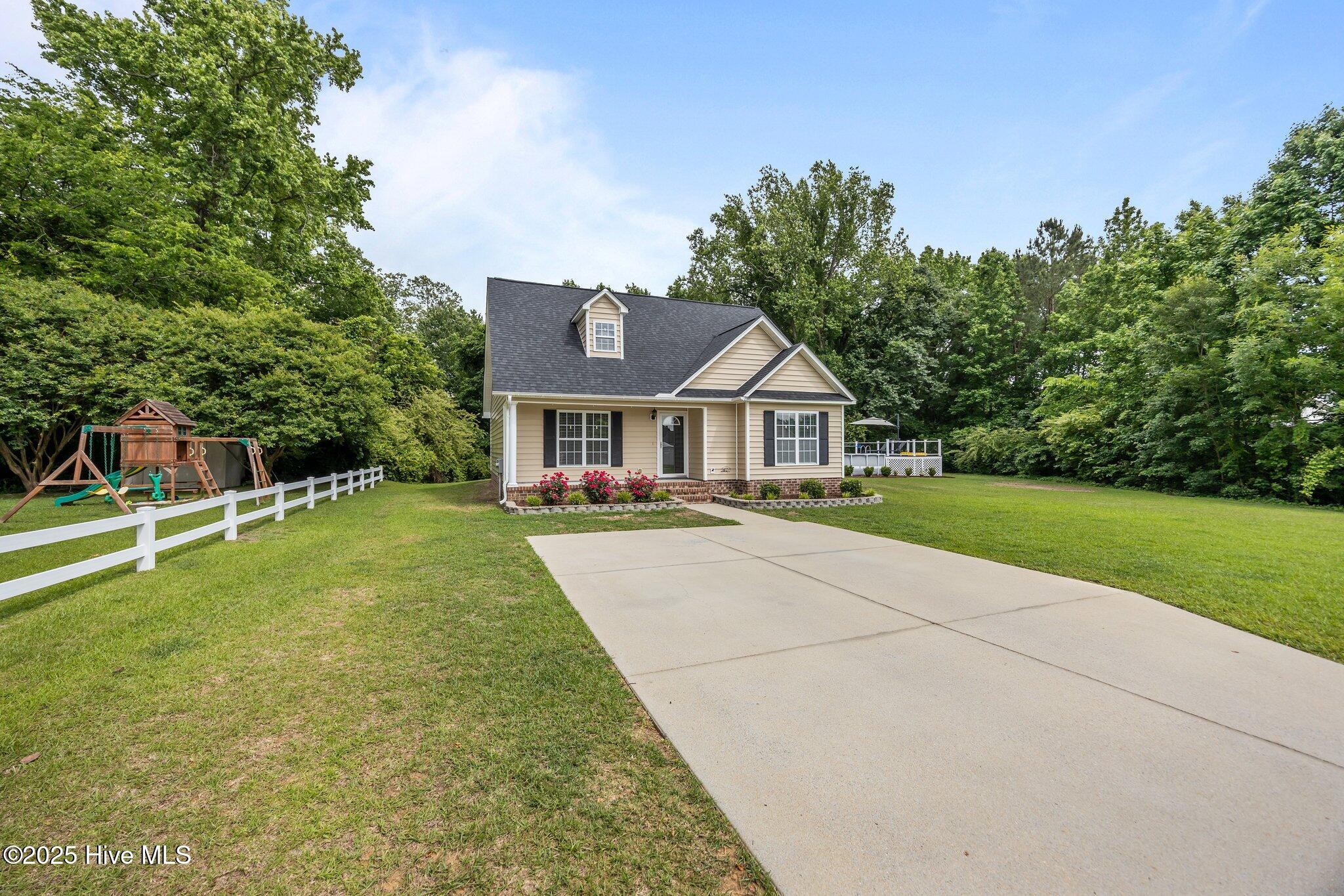2881 Elizabeth Edwards Court Property Photo 16