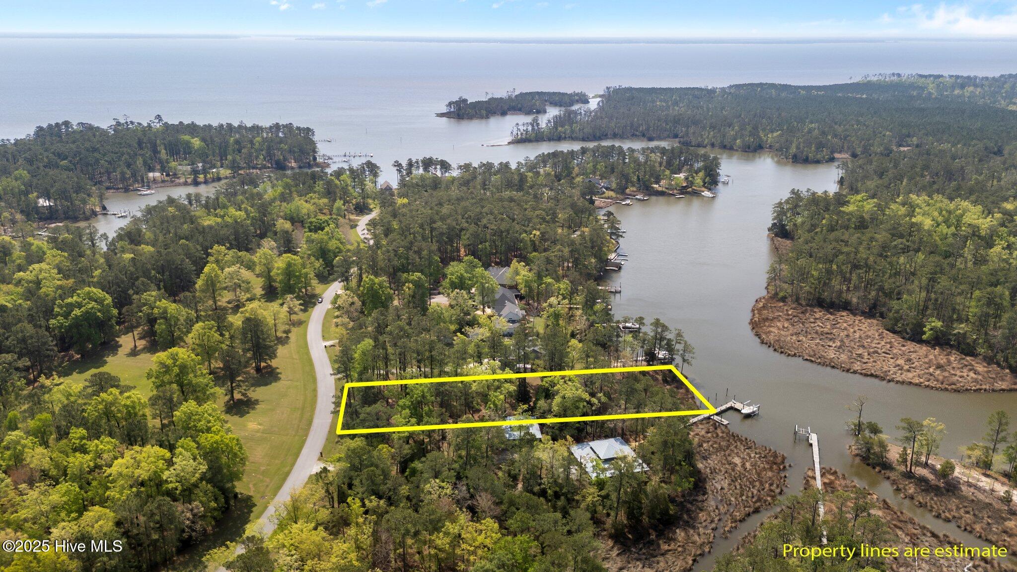 124 Peninsula Drive Property Photo