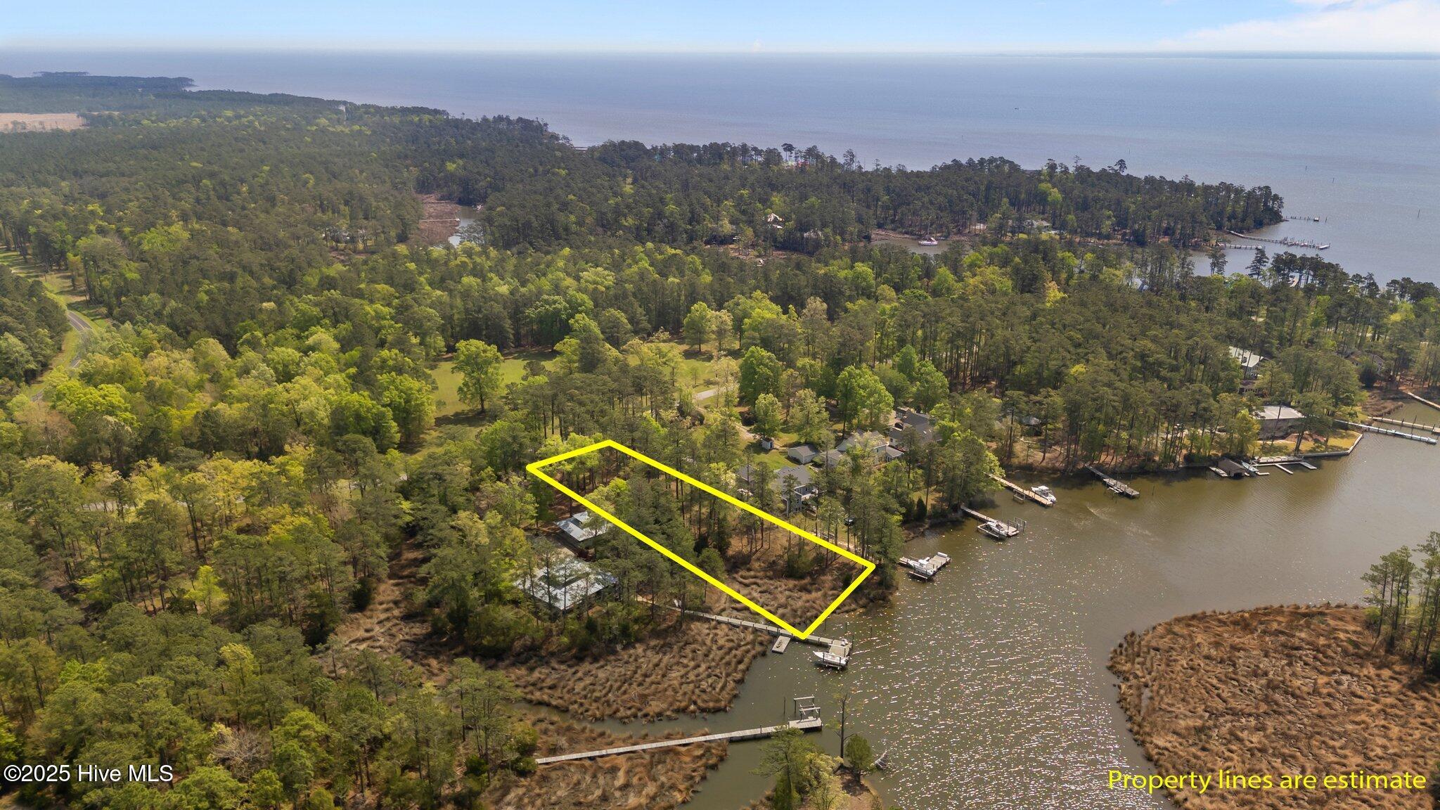 124 Peninsula Drive Property Photo 8