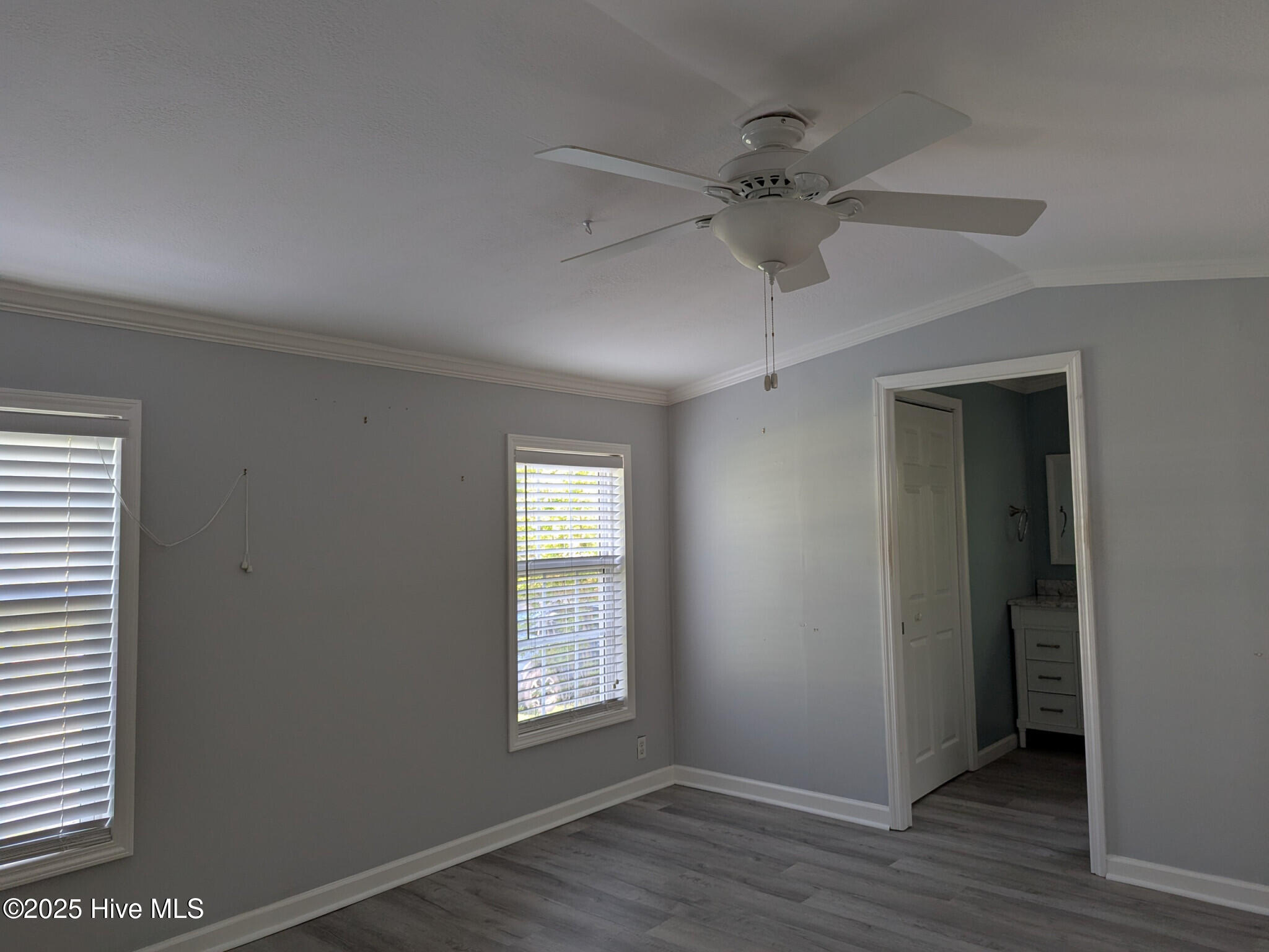 2483 Robin Circle Property Photo 9