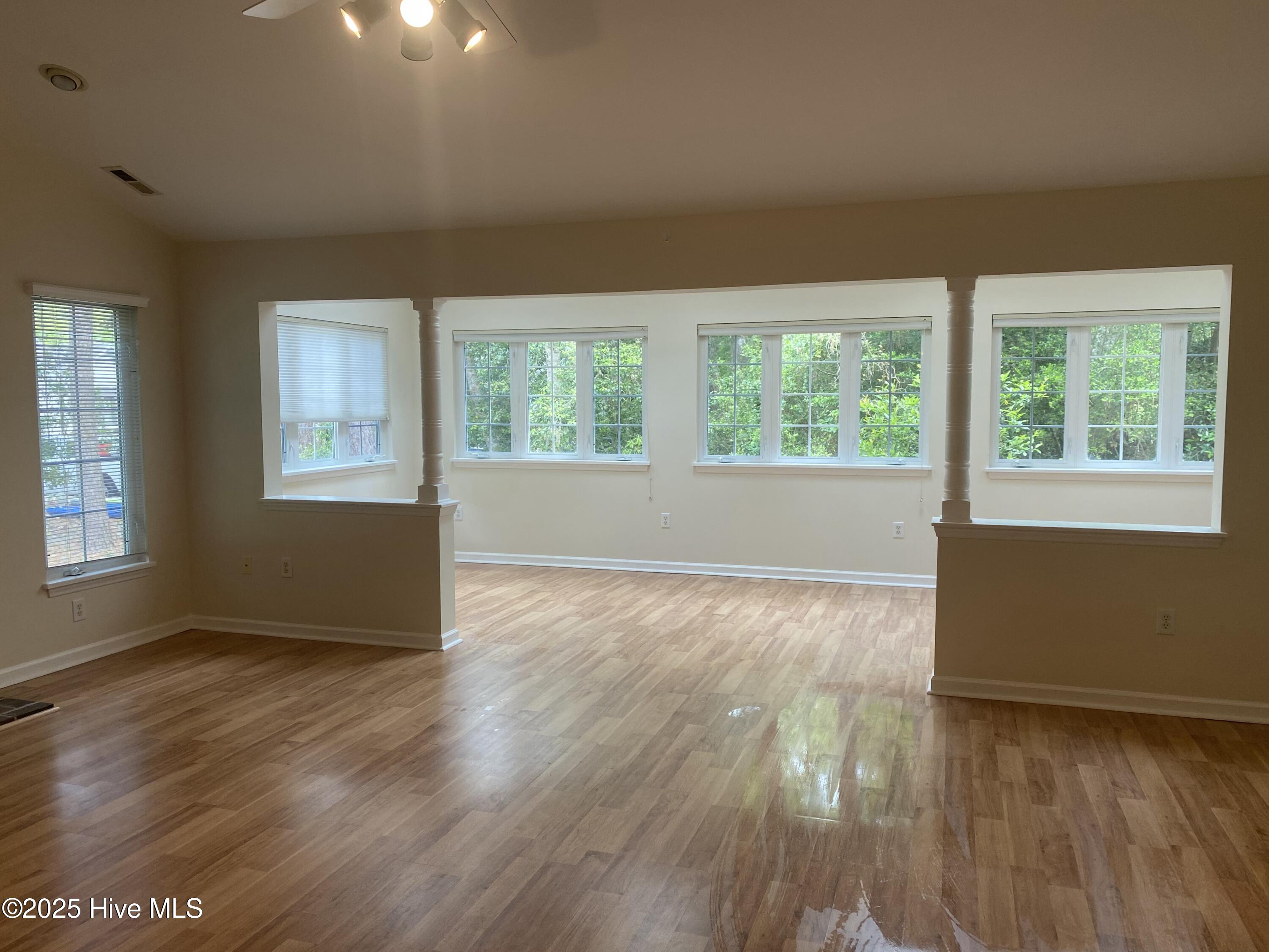 102 Chestnut Court Property Photo 11