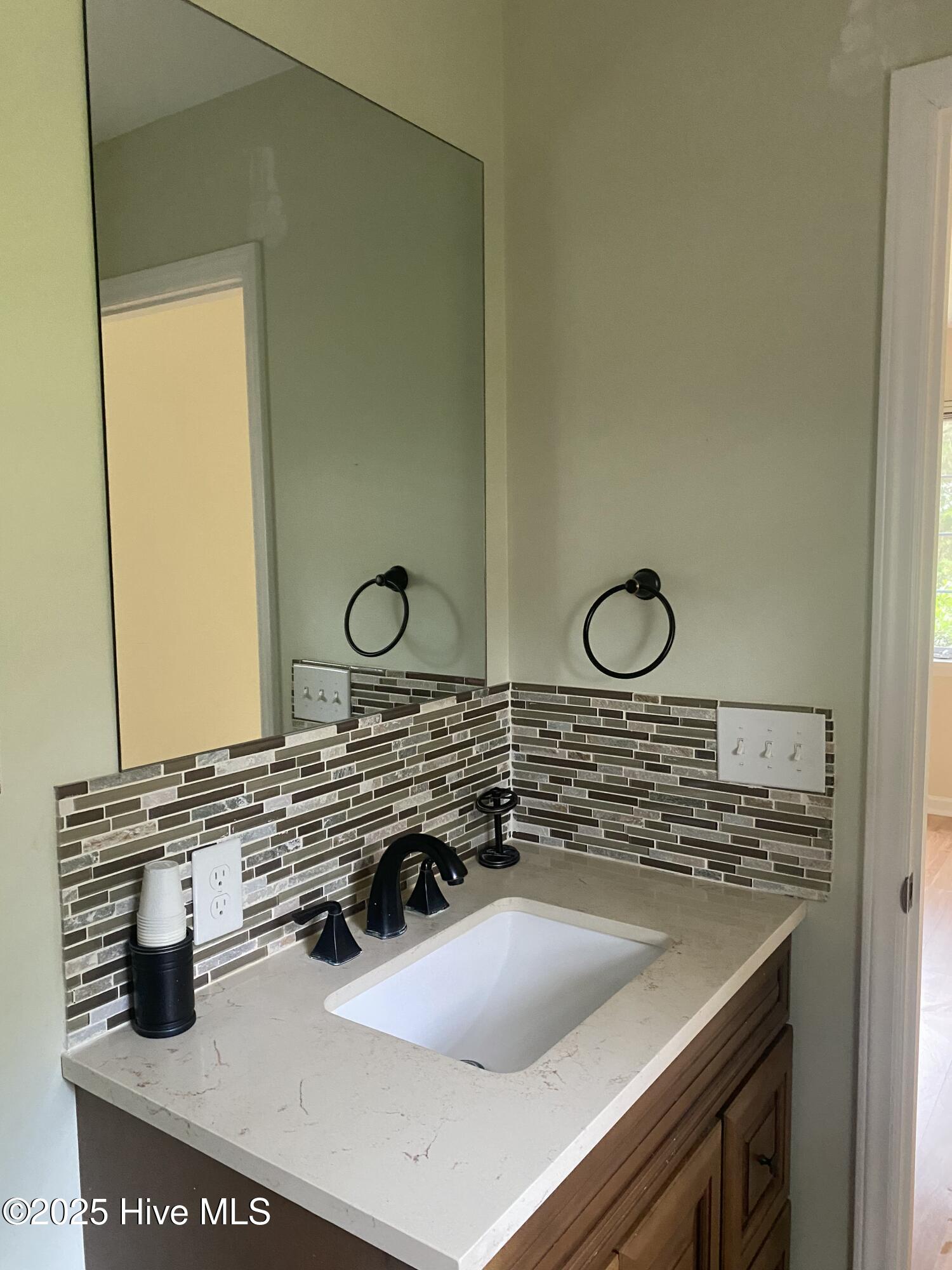102 Chestnut Court Property Photo 16
