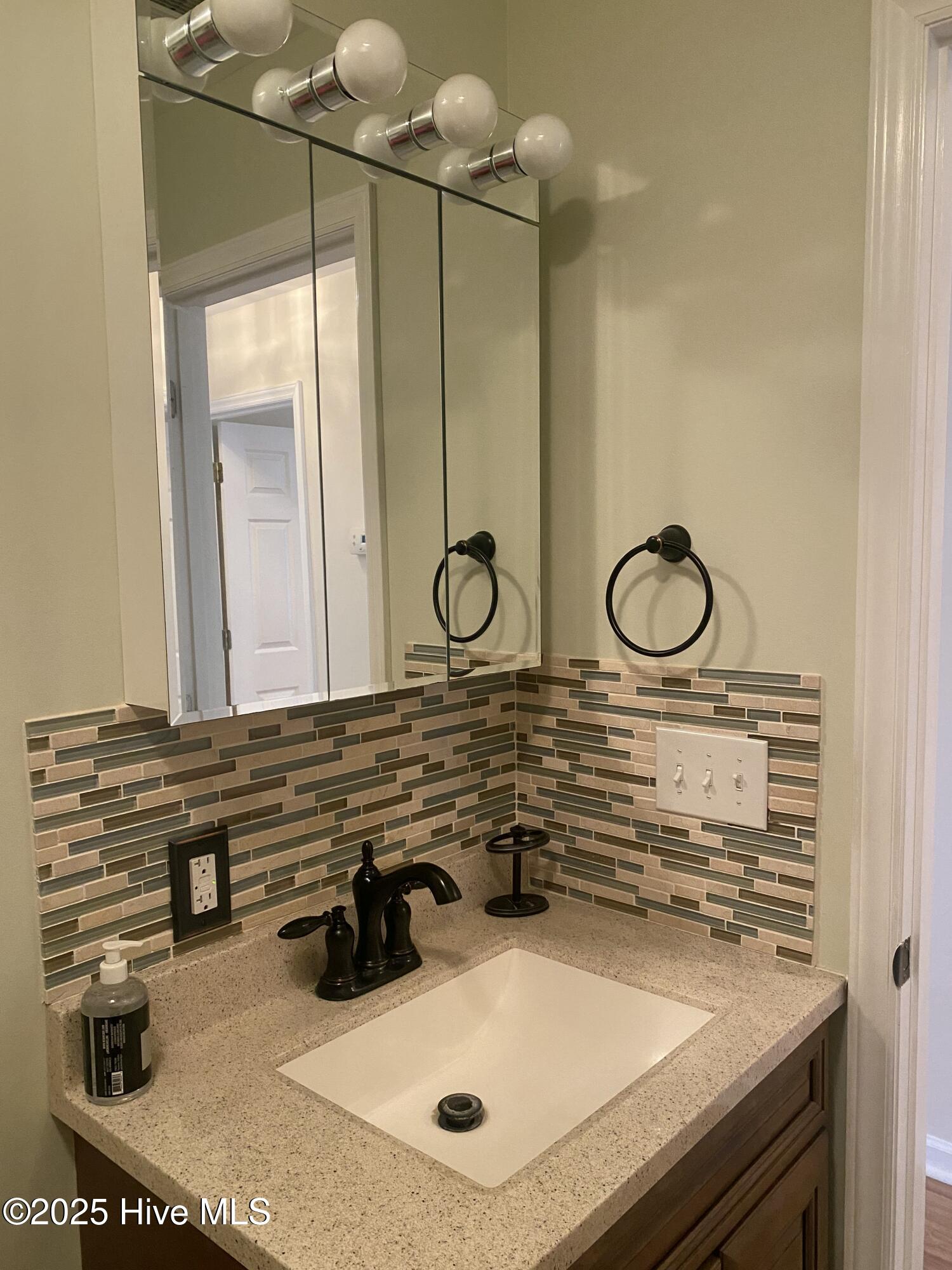 102 Chestnut Court Property Photo 20