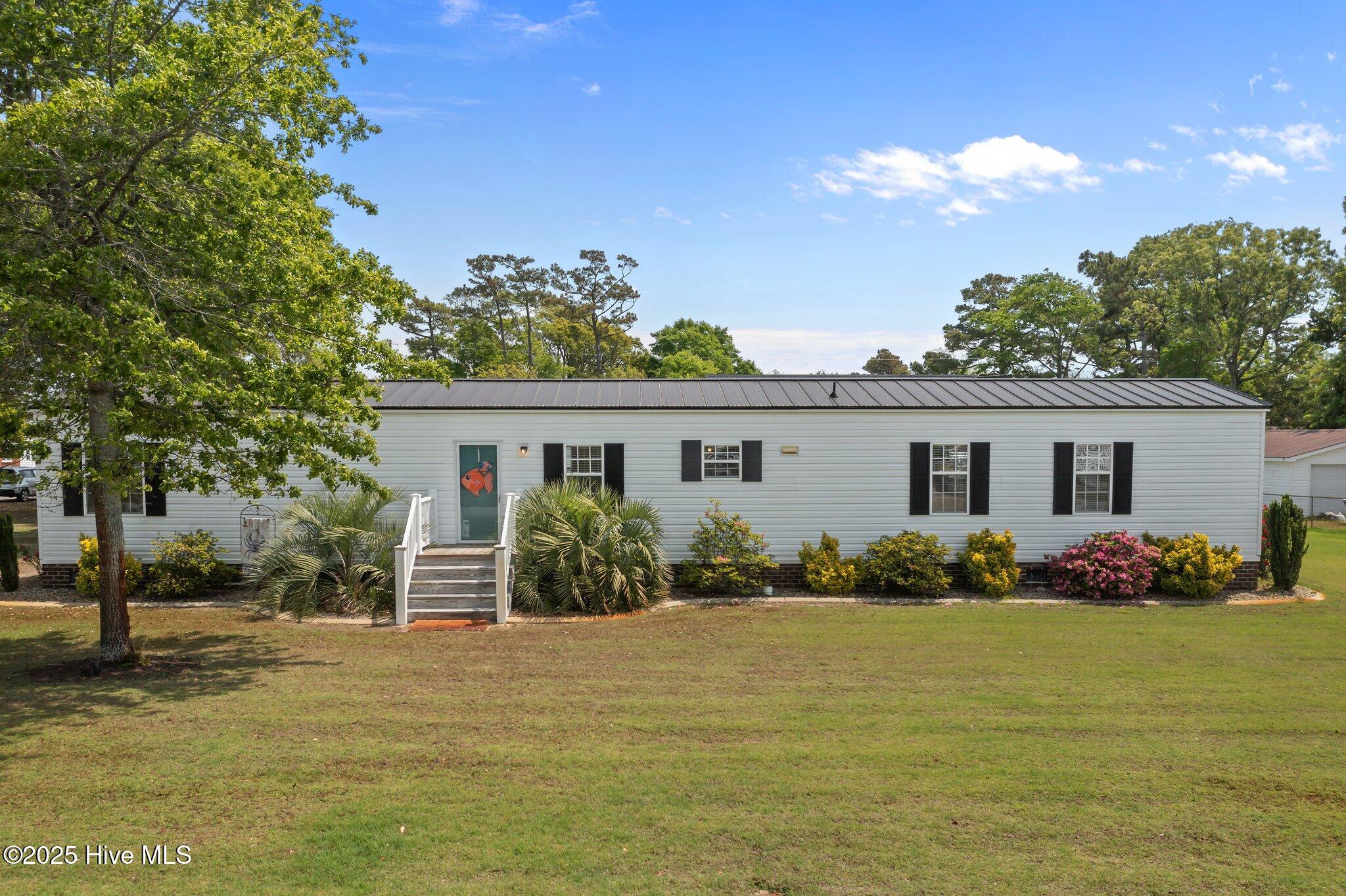 201 Live Oak Drive Property Photo