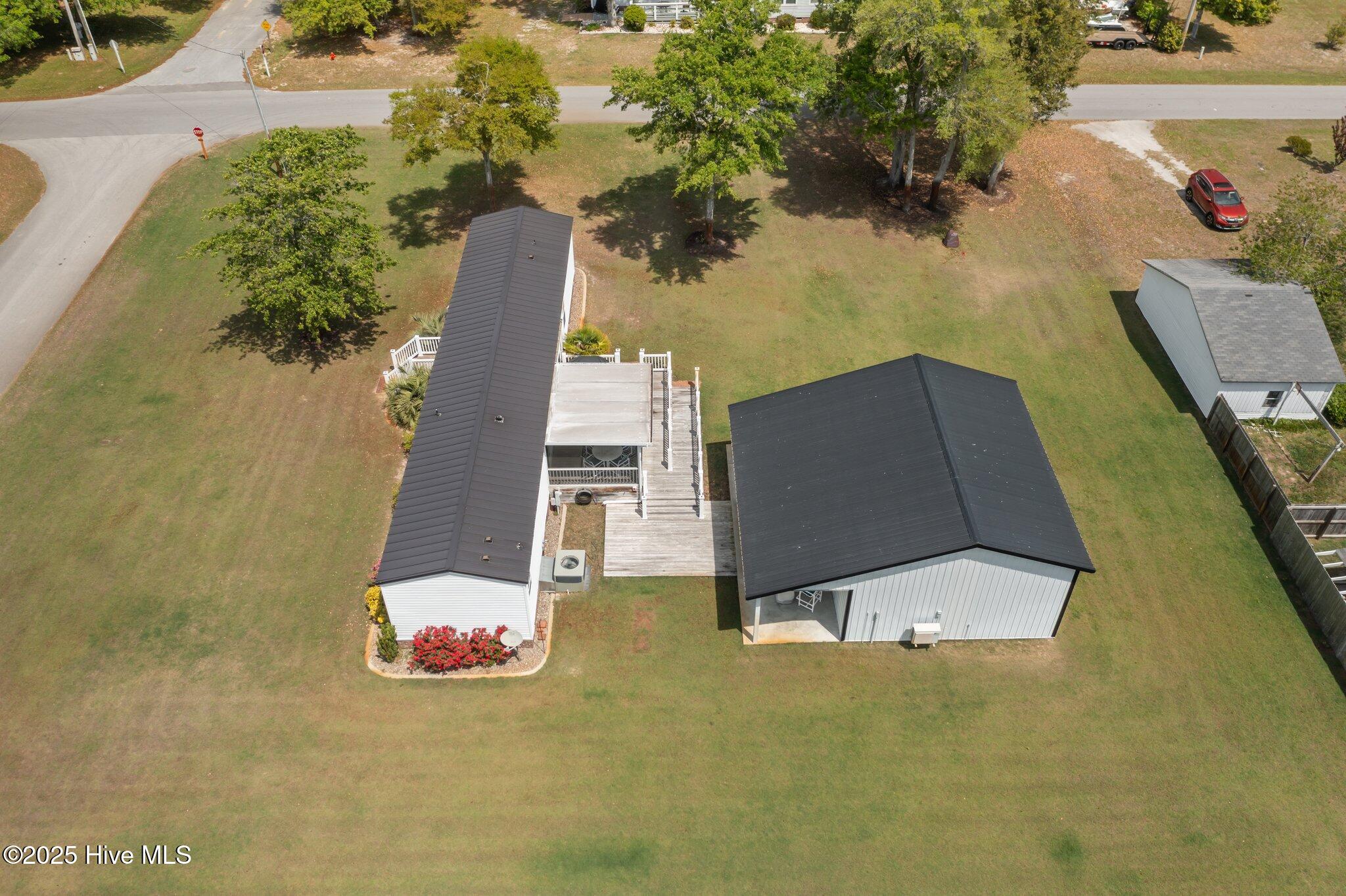 201 Live Oak Drive Property Photo 5