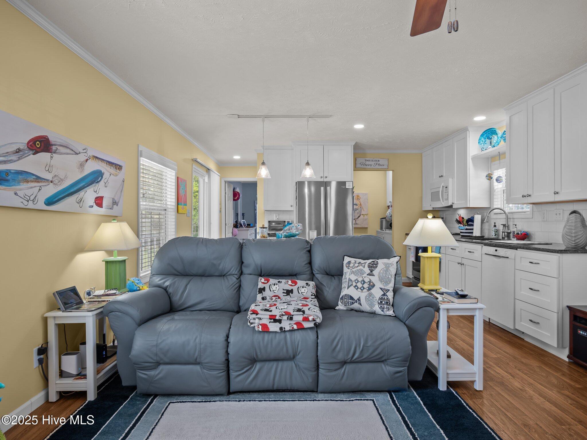 201 Live Oak Drive Property Photo 15