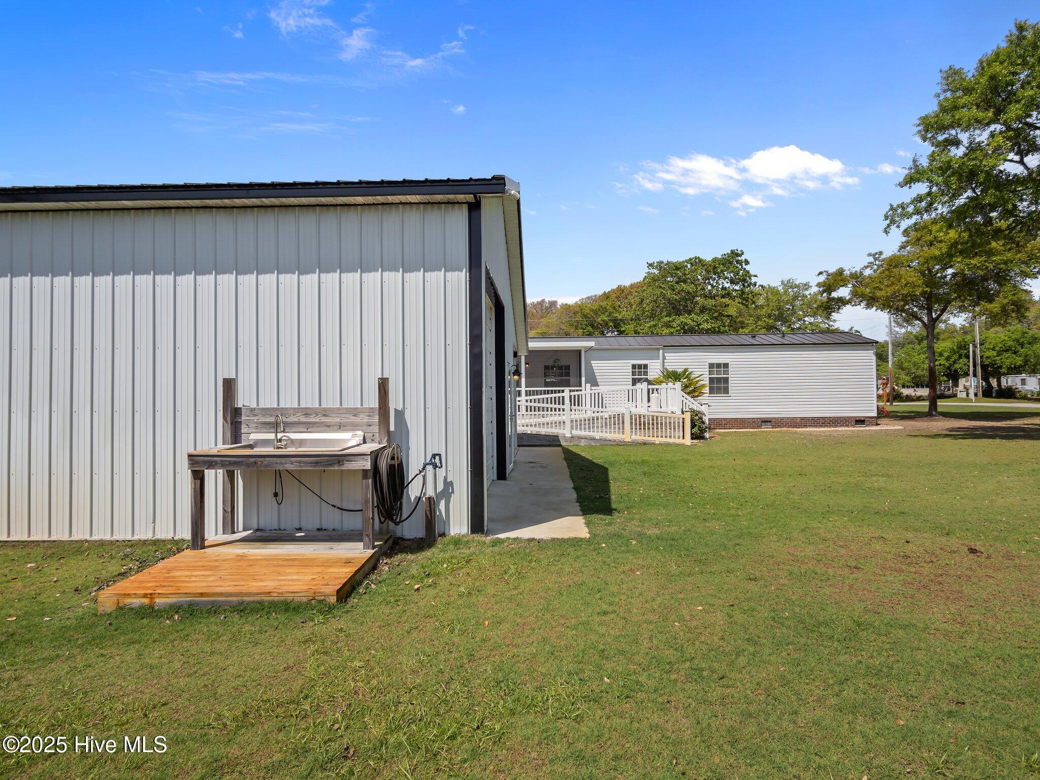 201 Live Oak Drive Property Photo 32
