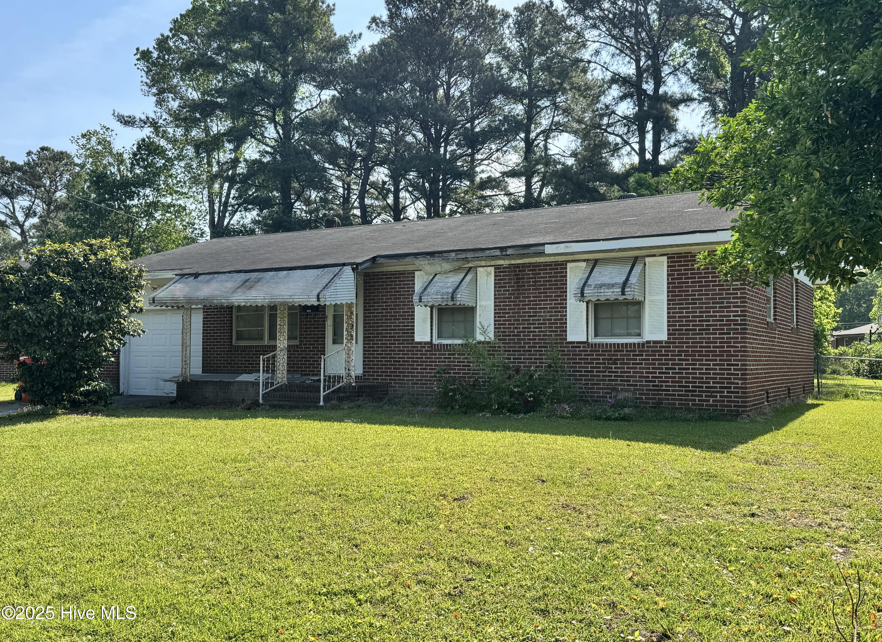 1737 Lexington Drive Property Photo