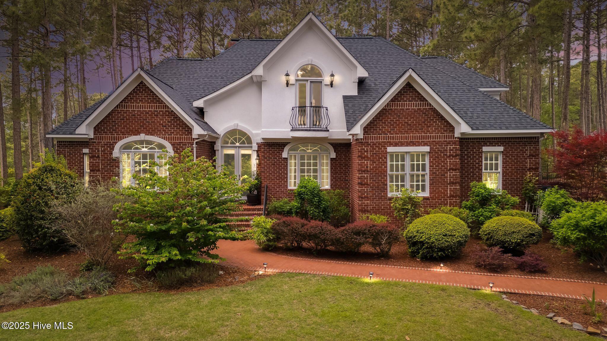 5 Wake Forest Court Property Photo 1