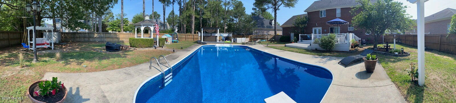 217 N Marion Drive Property Photo 1