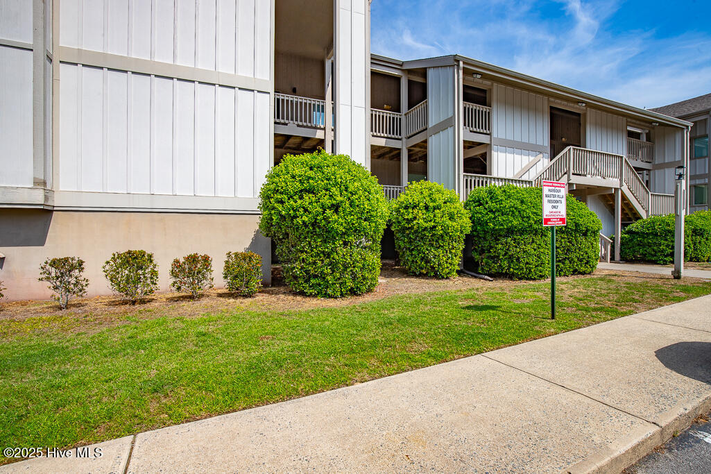 6125 Harbourside Drive Property Photo