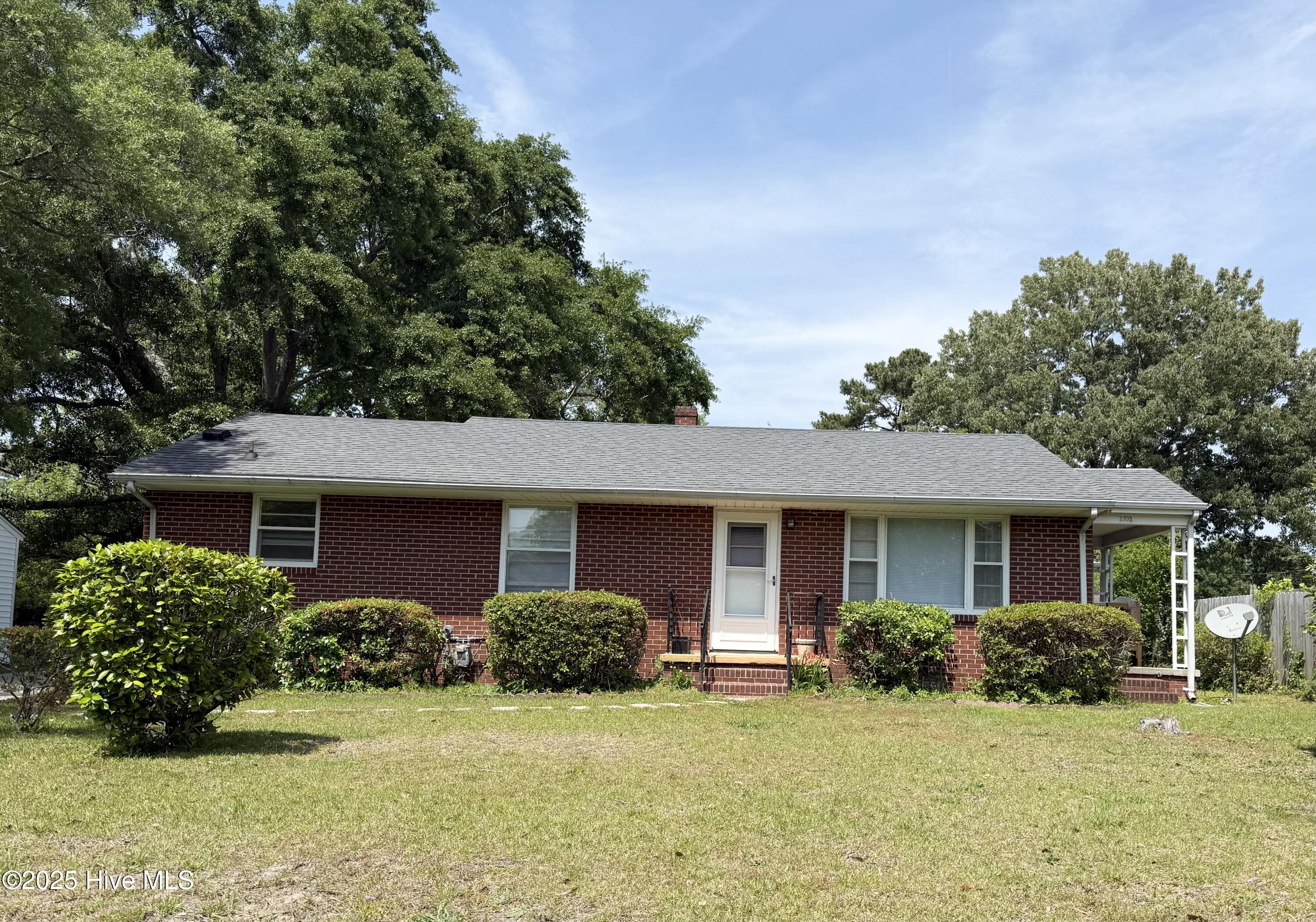 2703 Jackson Drive Property Photo 1