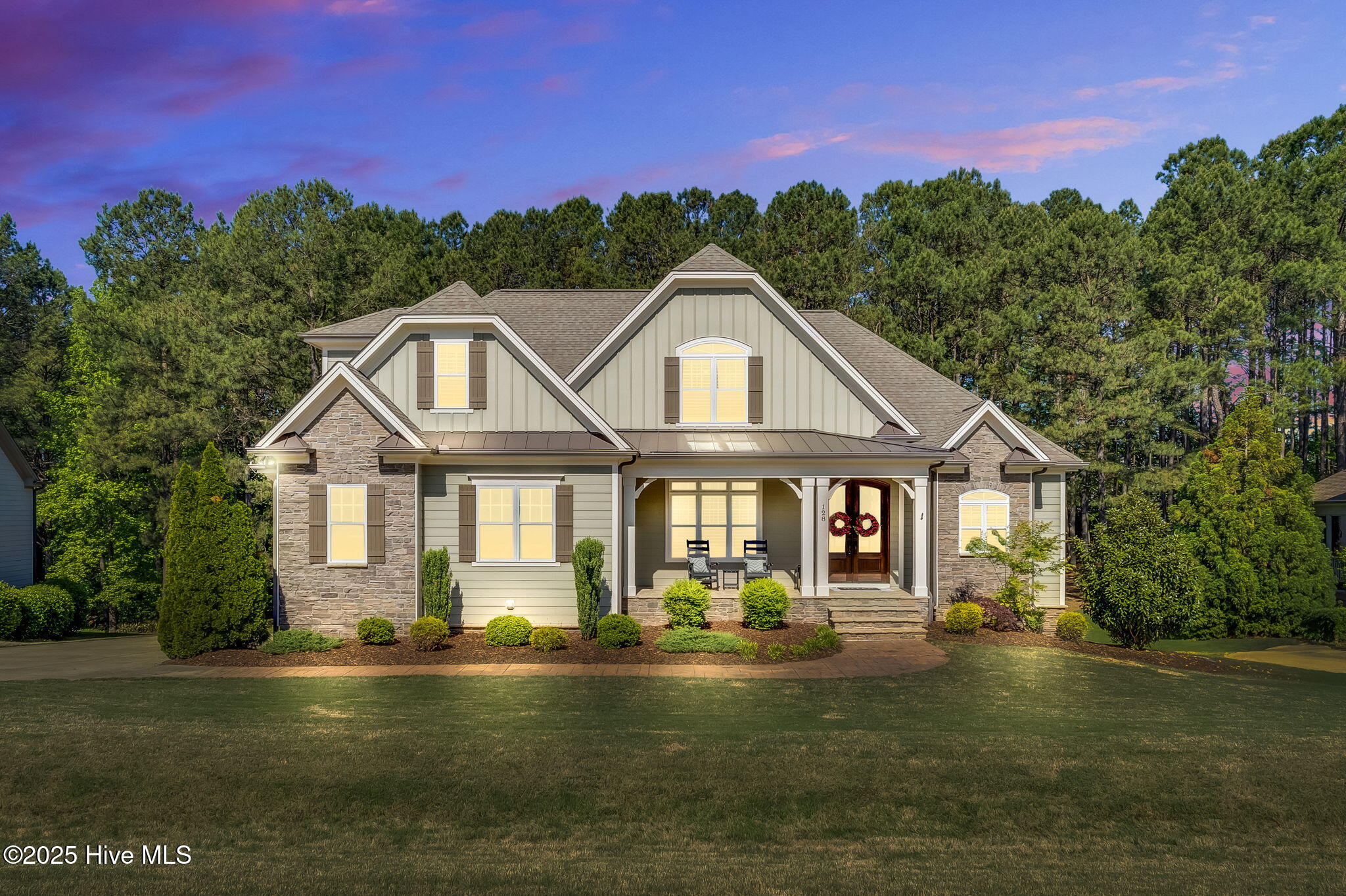 128 Paraggi Court Property Photo