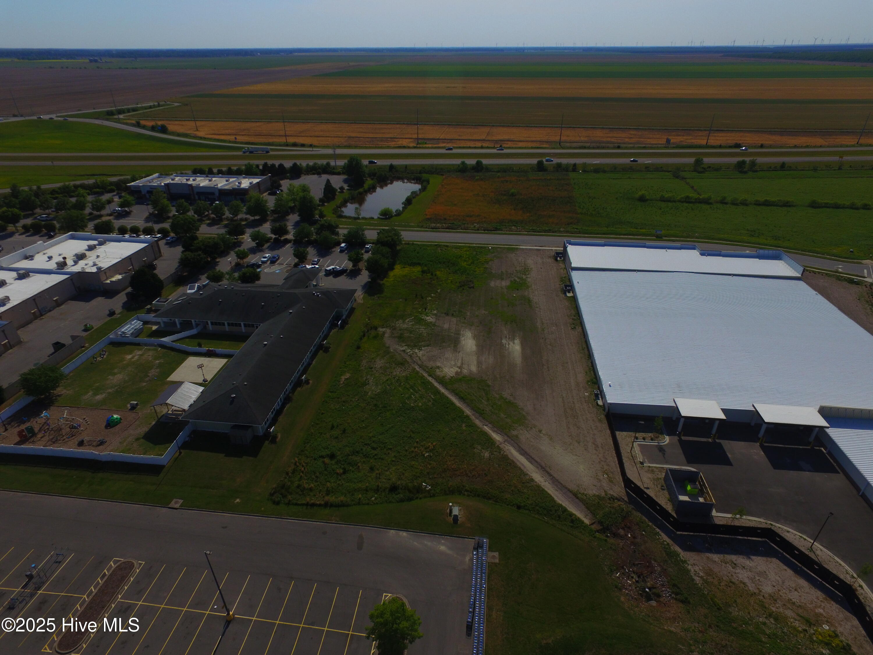 108 Commercial Boulevard Property Photo 1