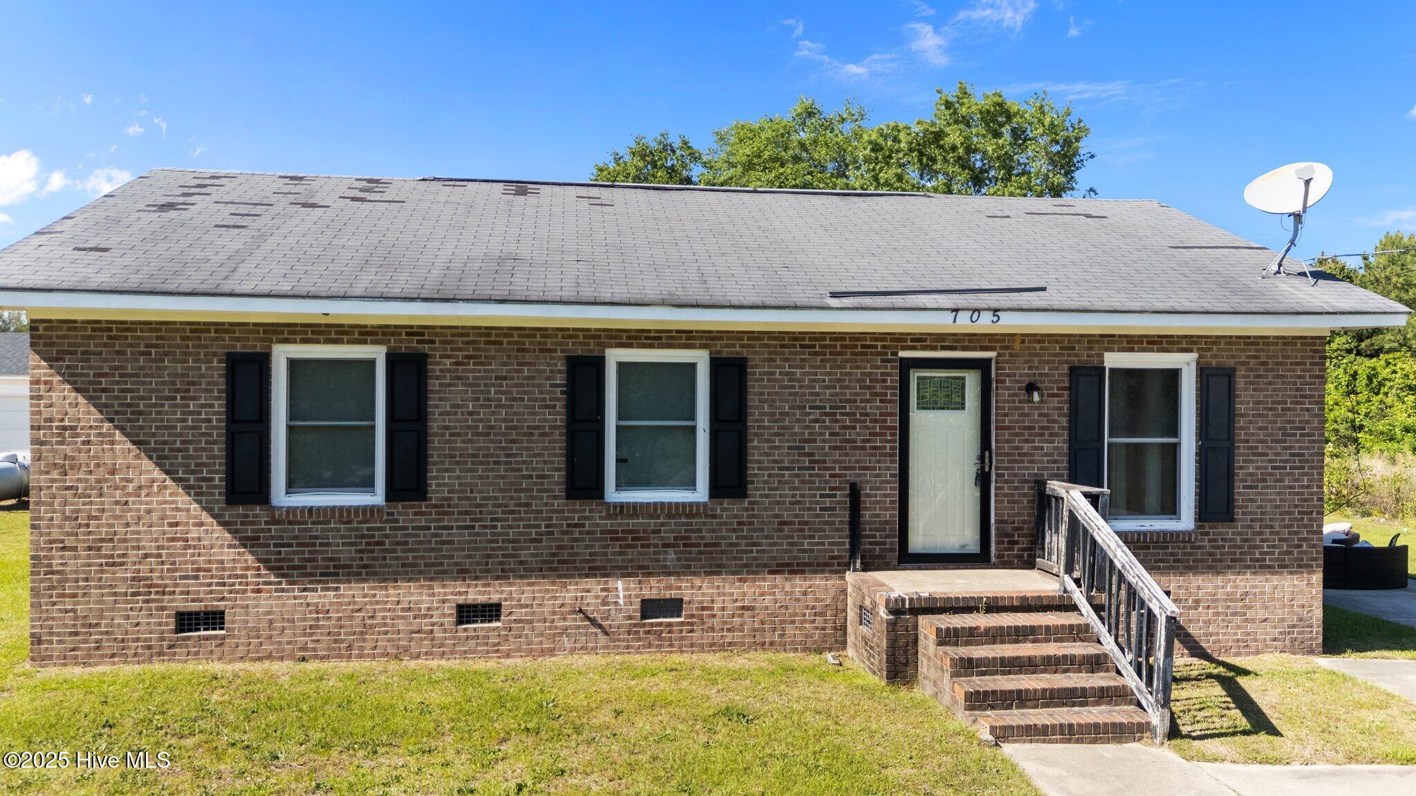705 Hemphill Street Property Photo