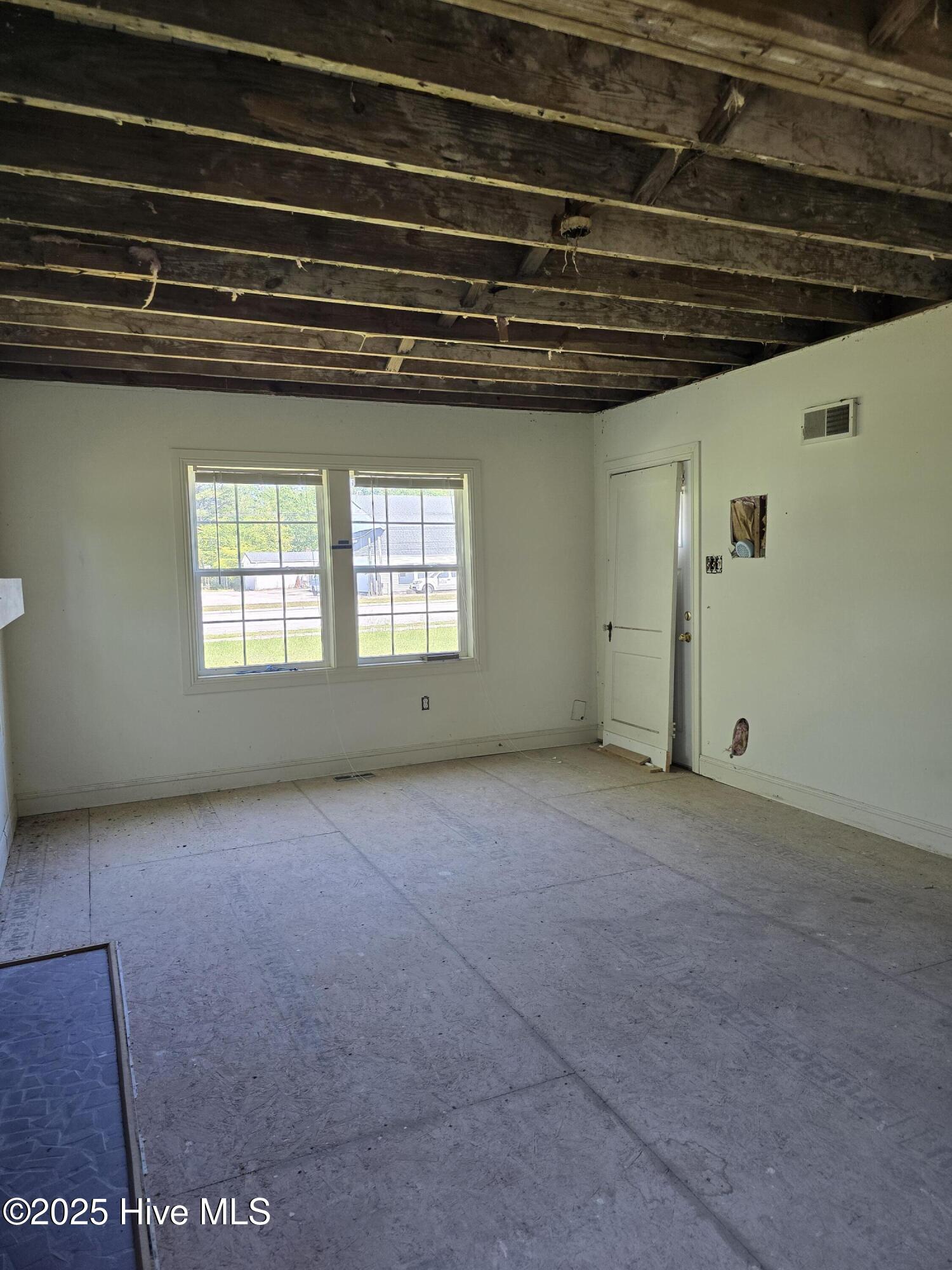 602 E Main Street Property Photo 6