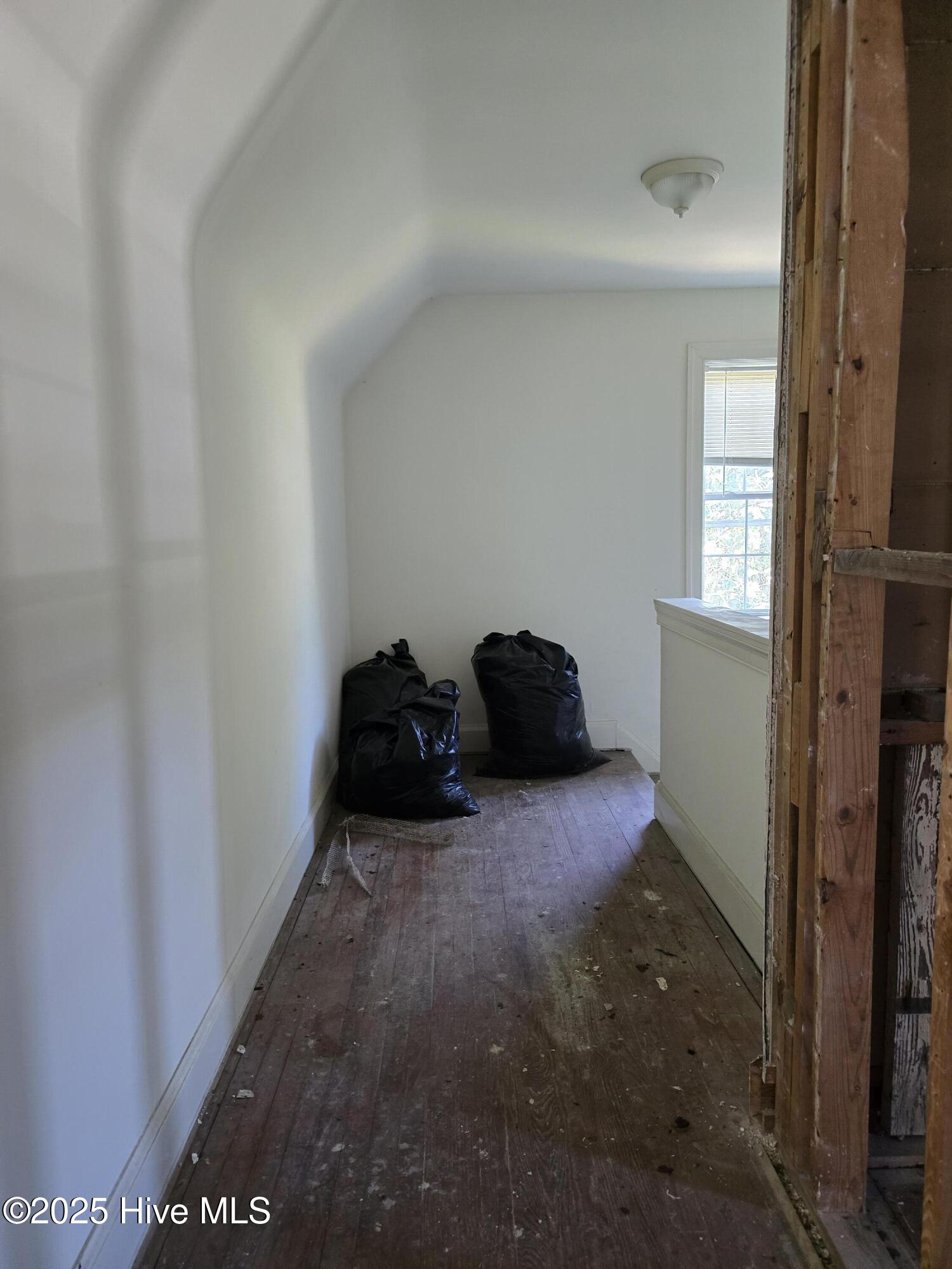 602 E Main Street Property Photo 9