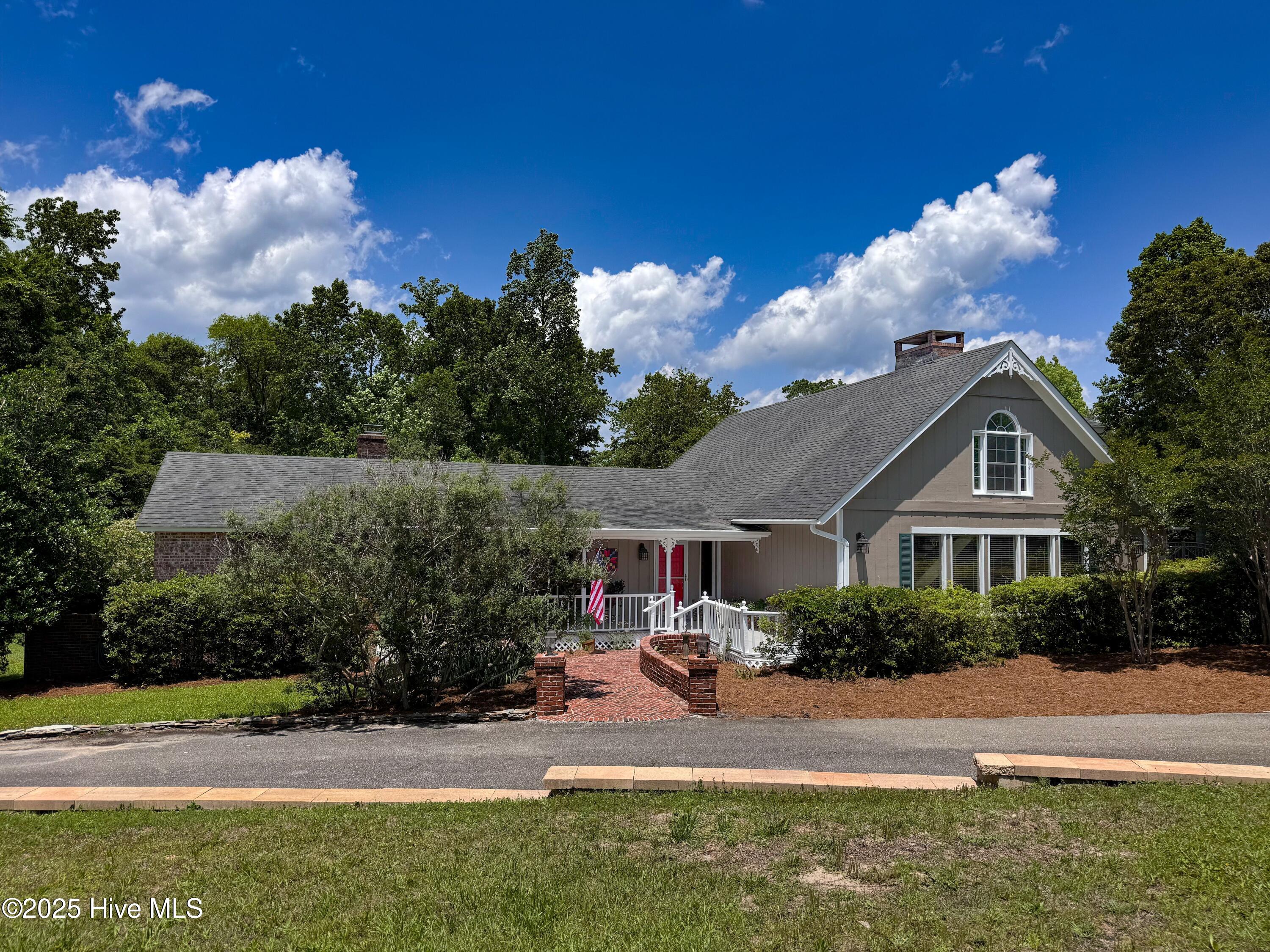 522 Hughes Road Property Photo 1