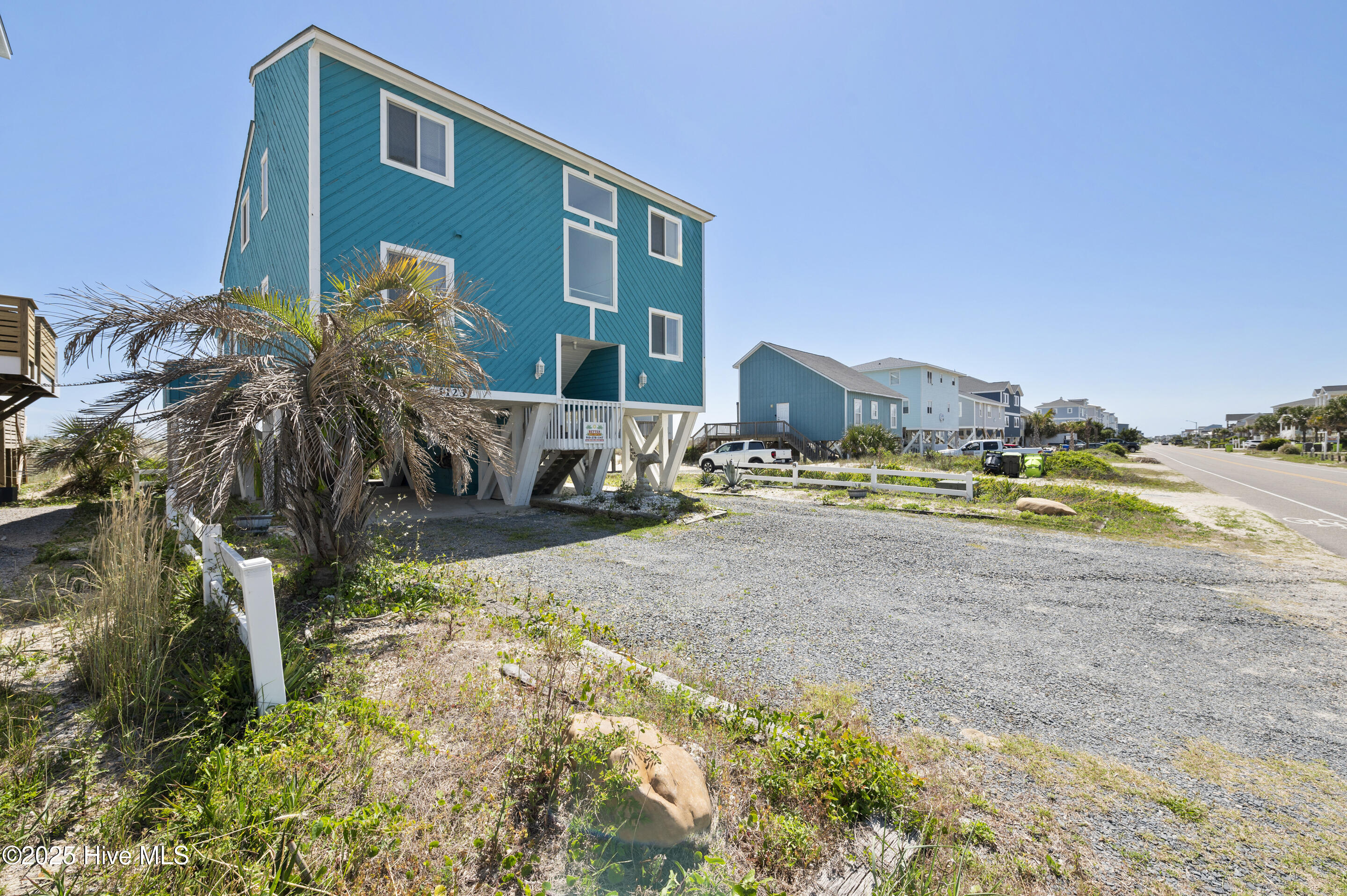 1123 E Beach Drive Property Photo