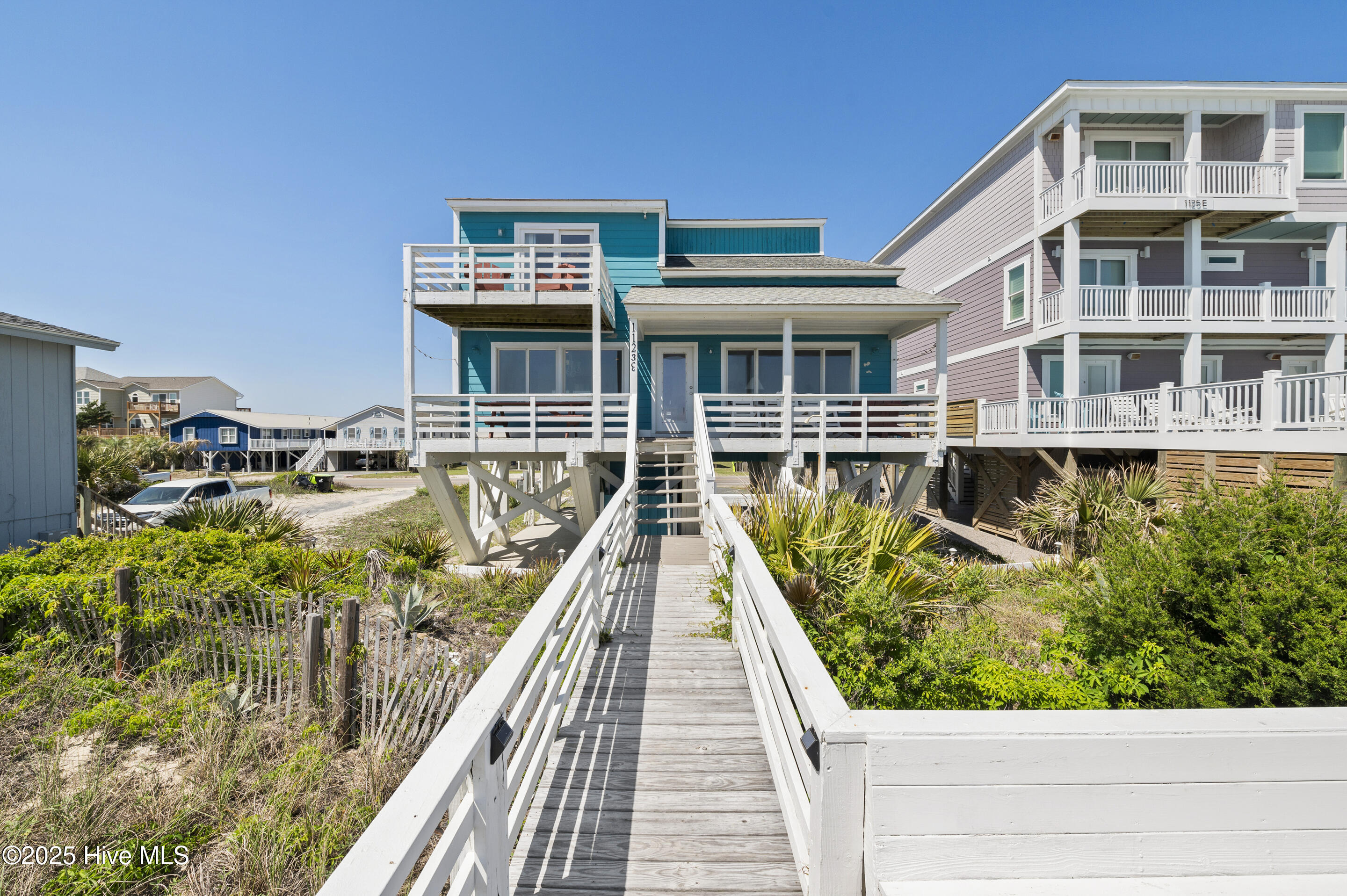 1123 E Beach Drive Property Photo 6
