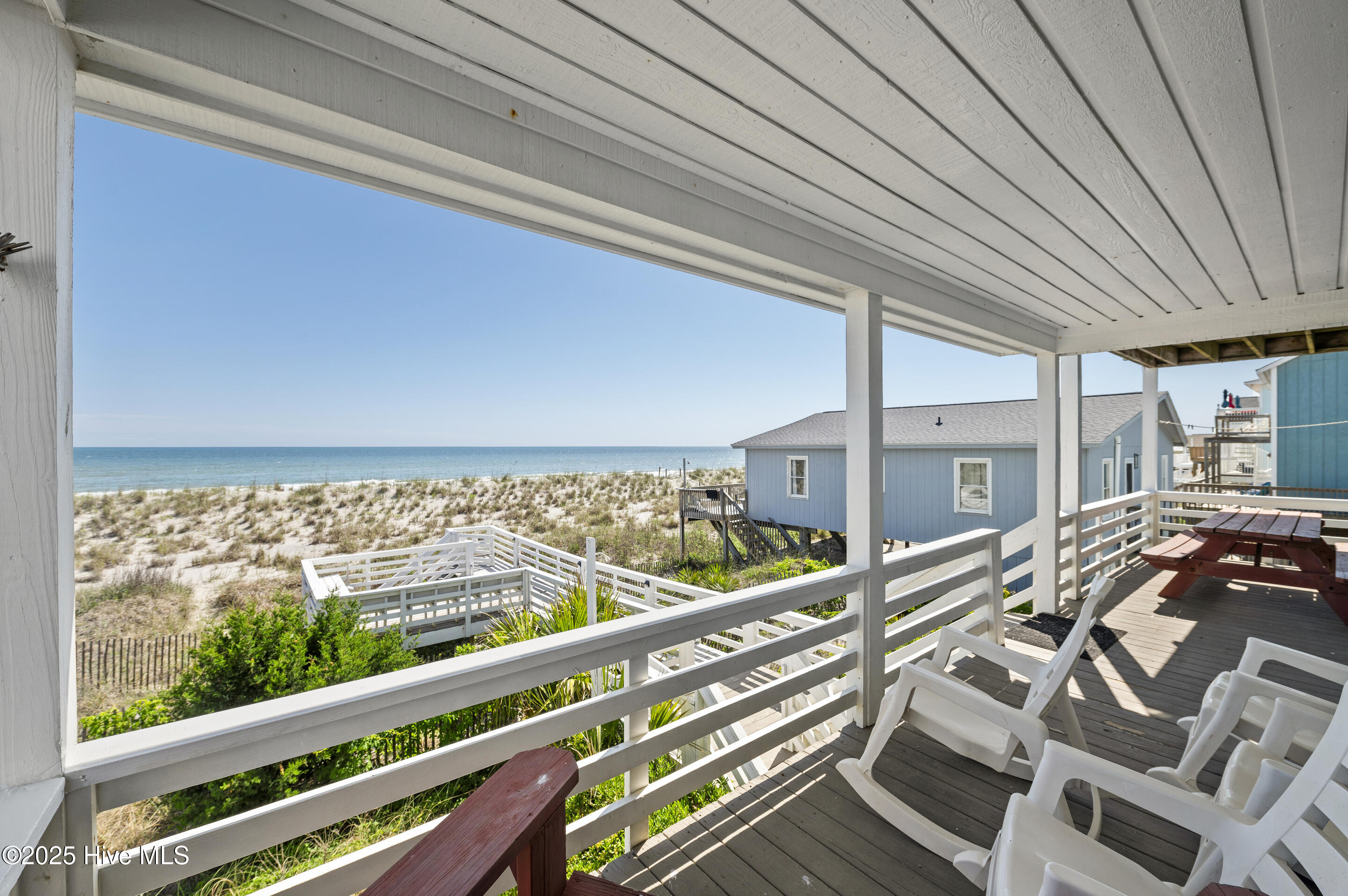 1123 E Beach Drive Property Photo 9
