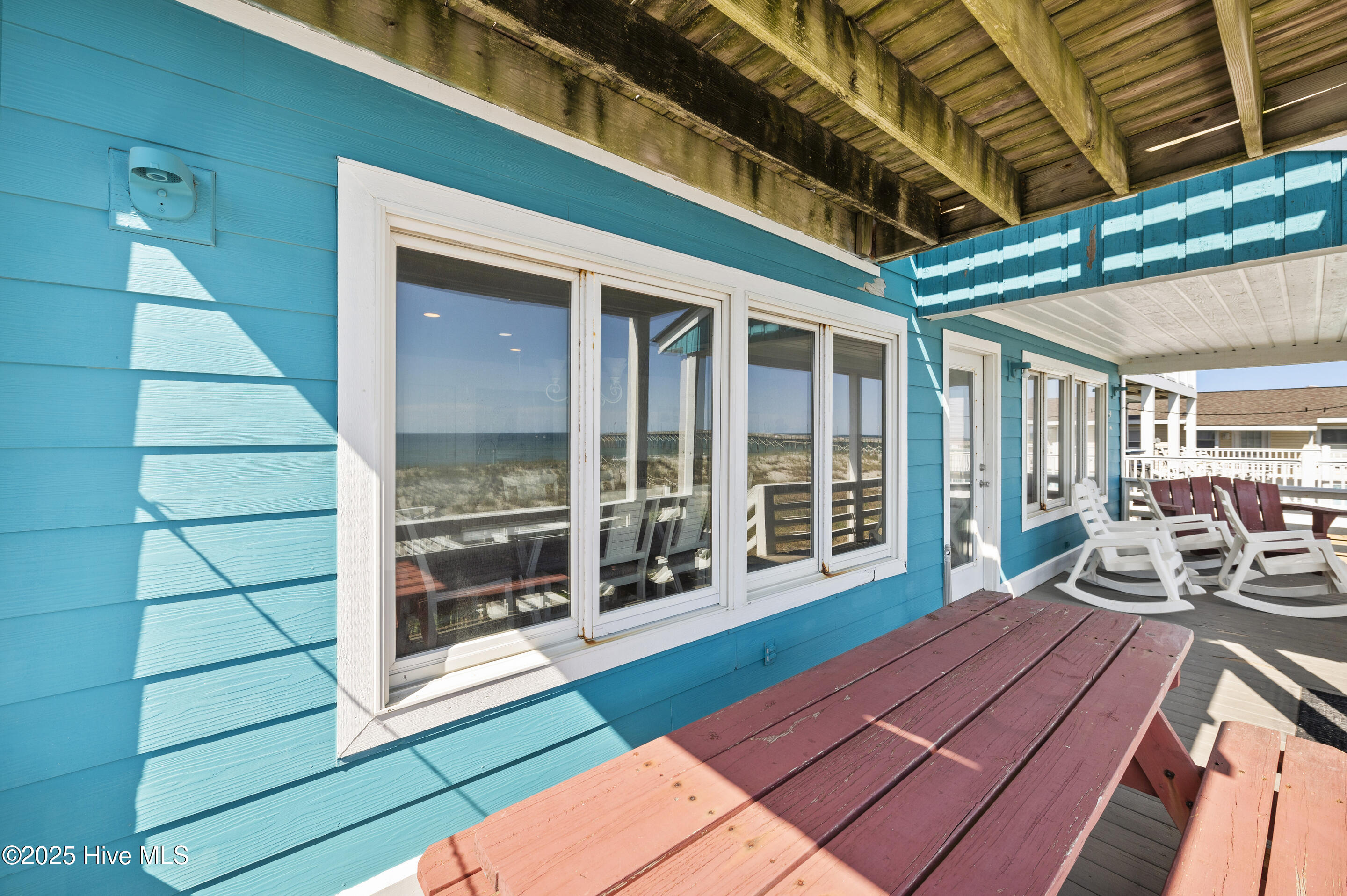 1123 E Beach Drive Property Photo 10
