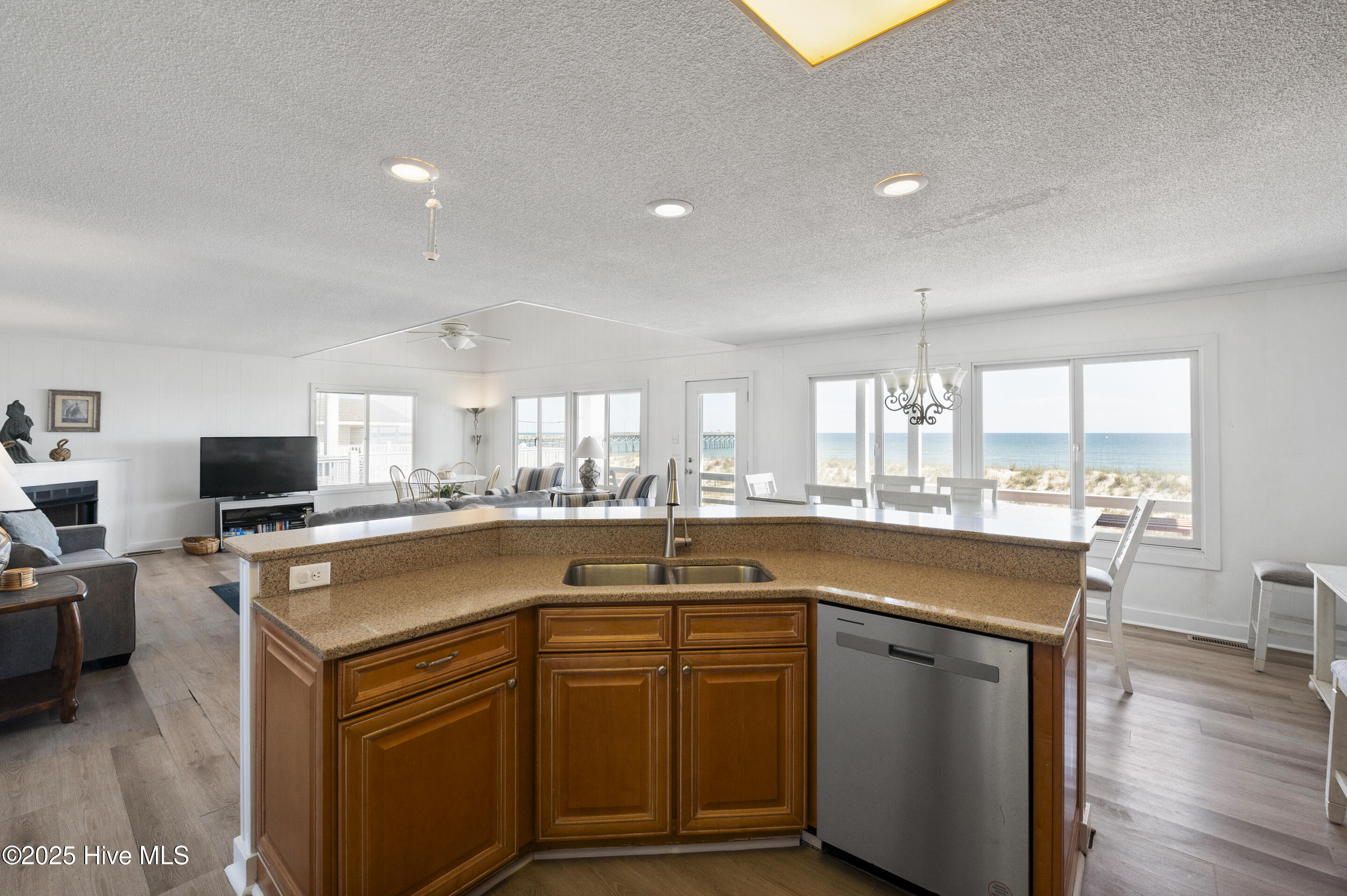 1123 E Beach Drive Property Photo 14