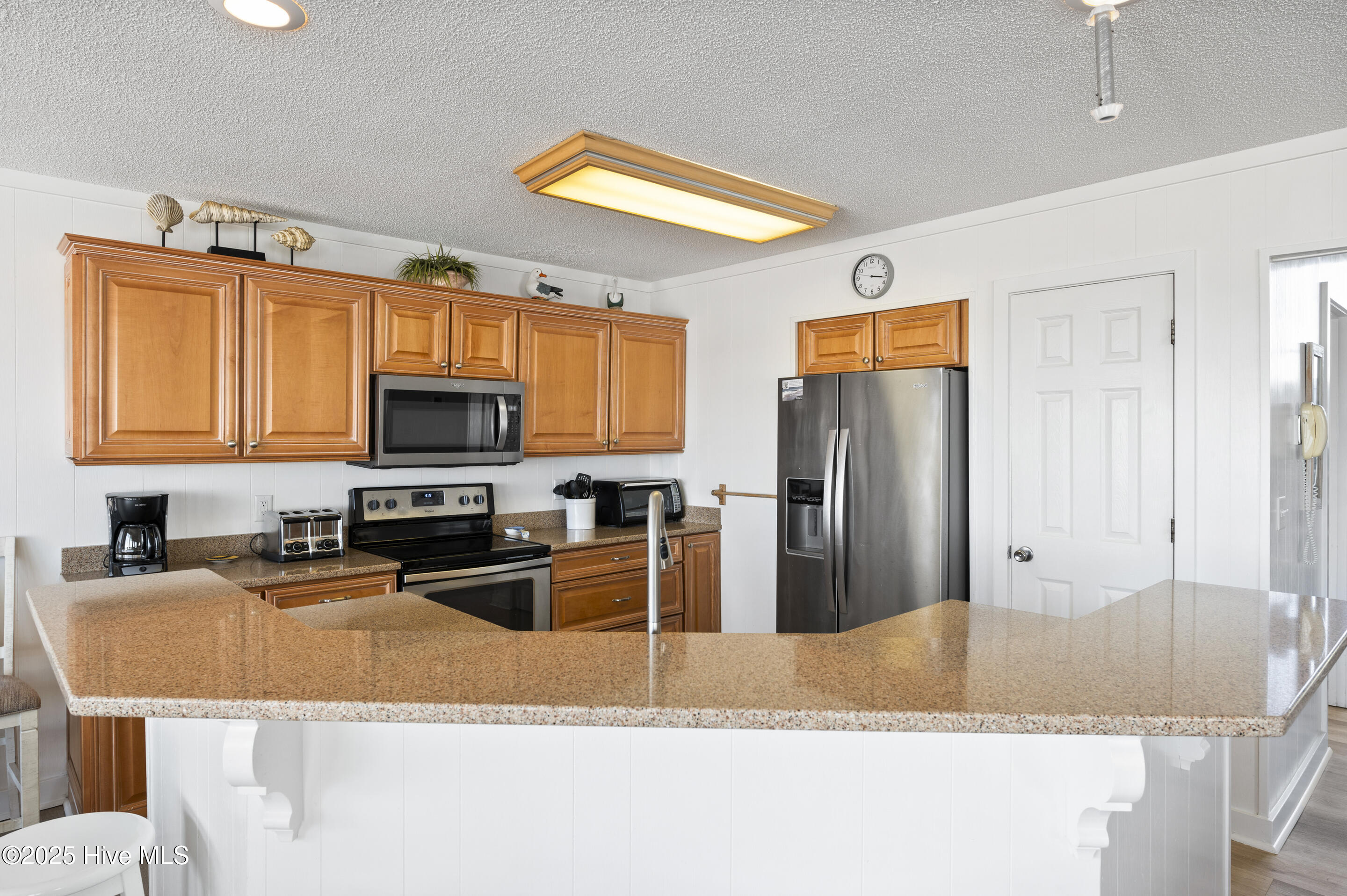 1123 E Beach Drive Property Photo 15