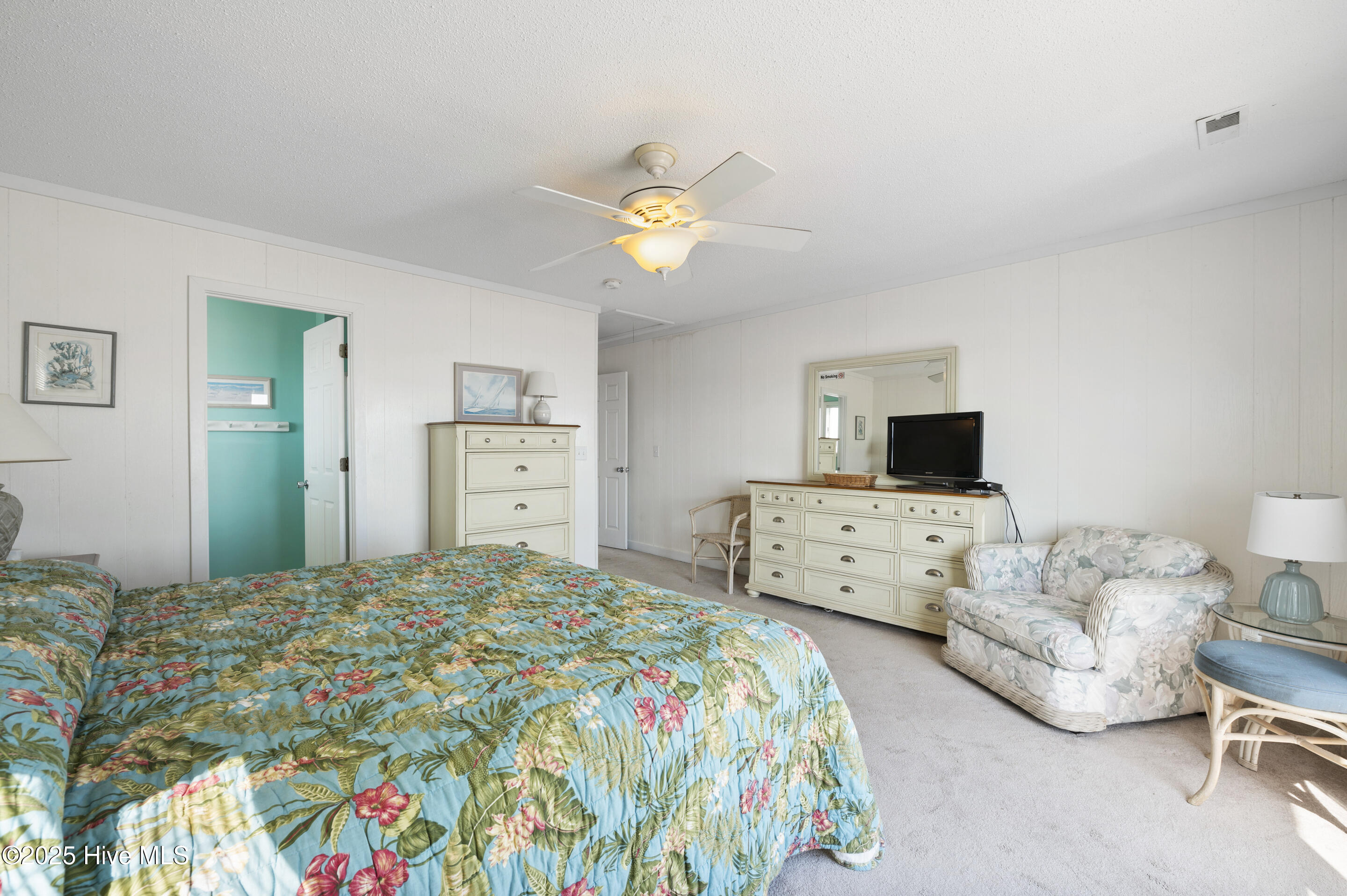 1123 E Beach Drive Property Photo 20
