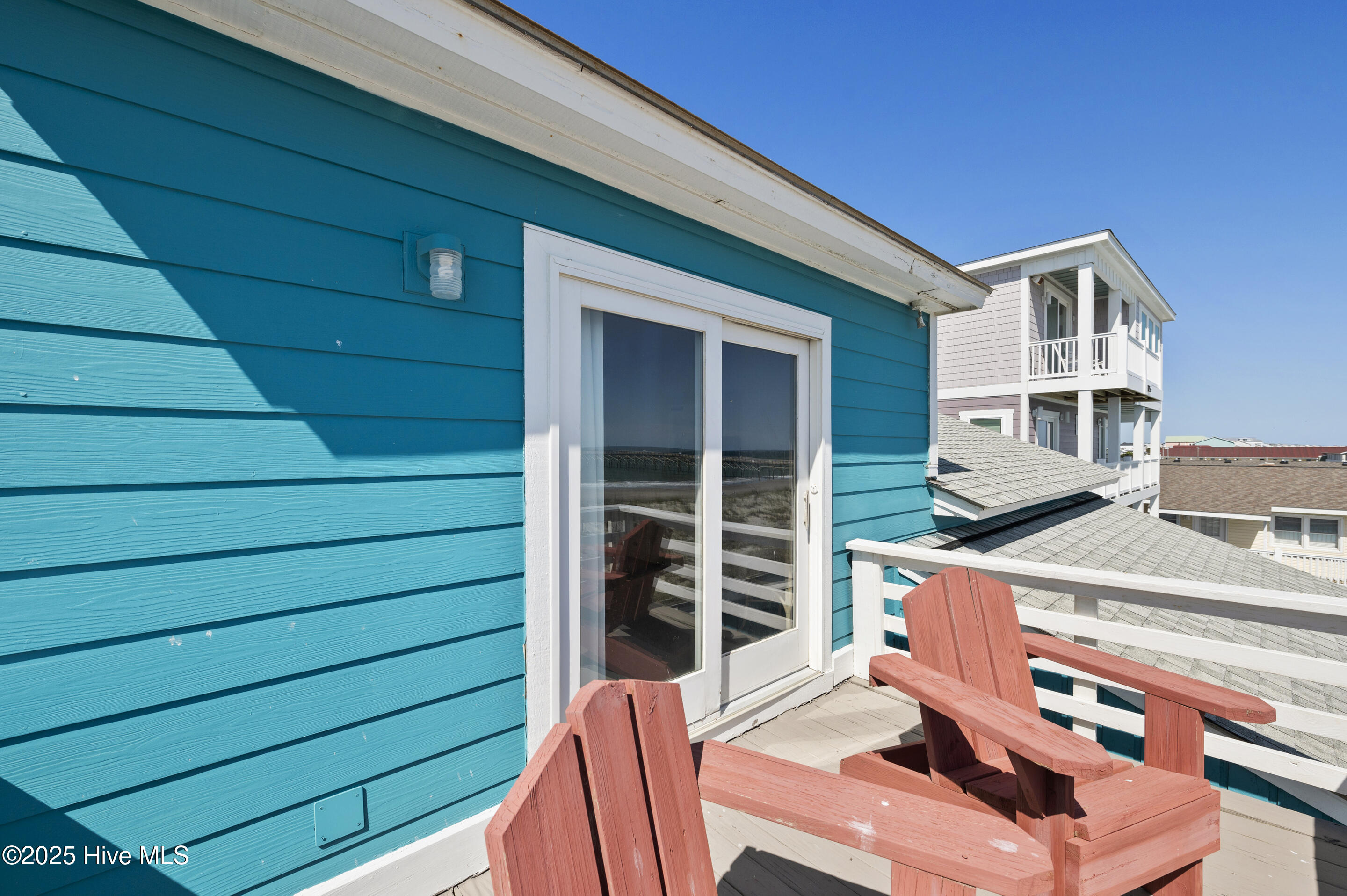 1123 E Beach Drive Property Photo 22