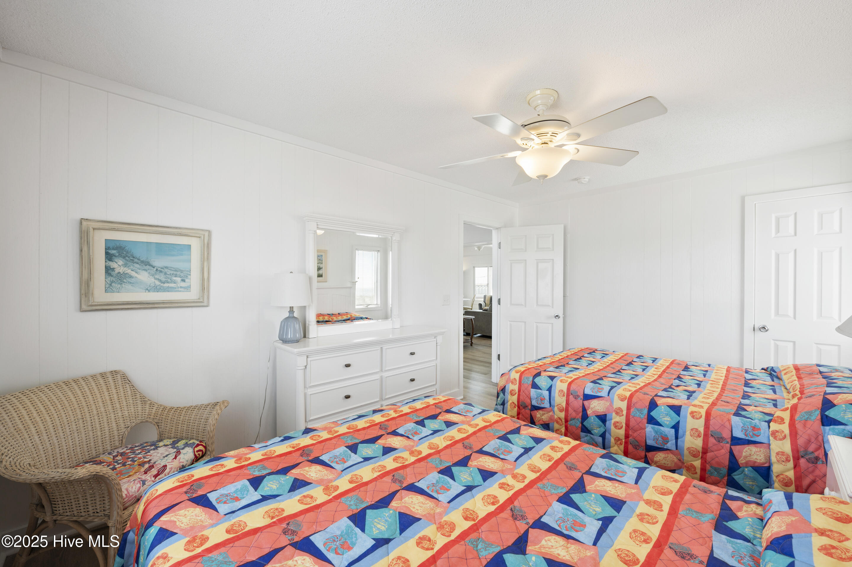1123 E Beach Drive Property Photo 24