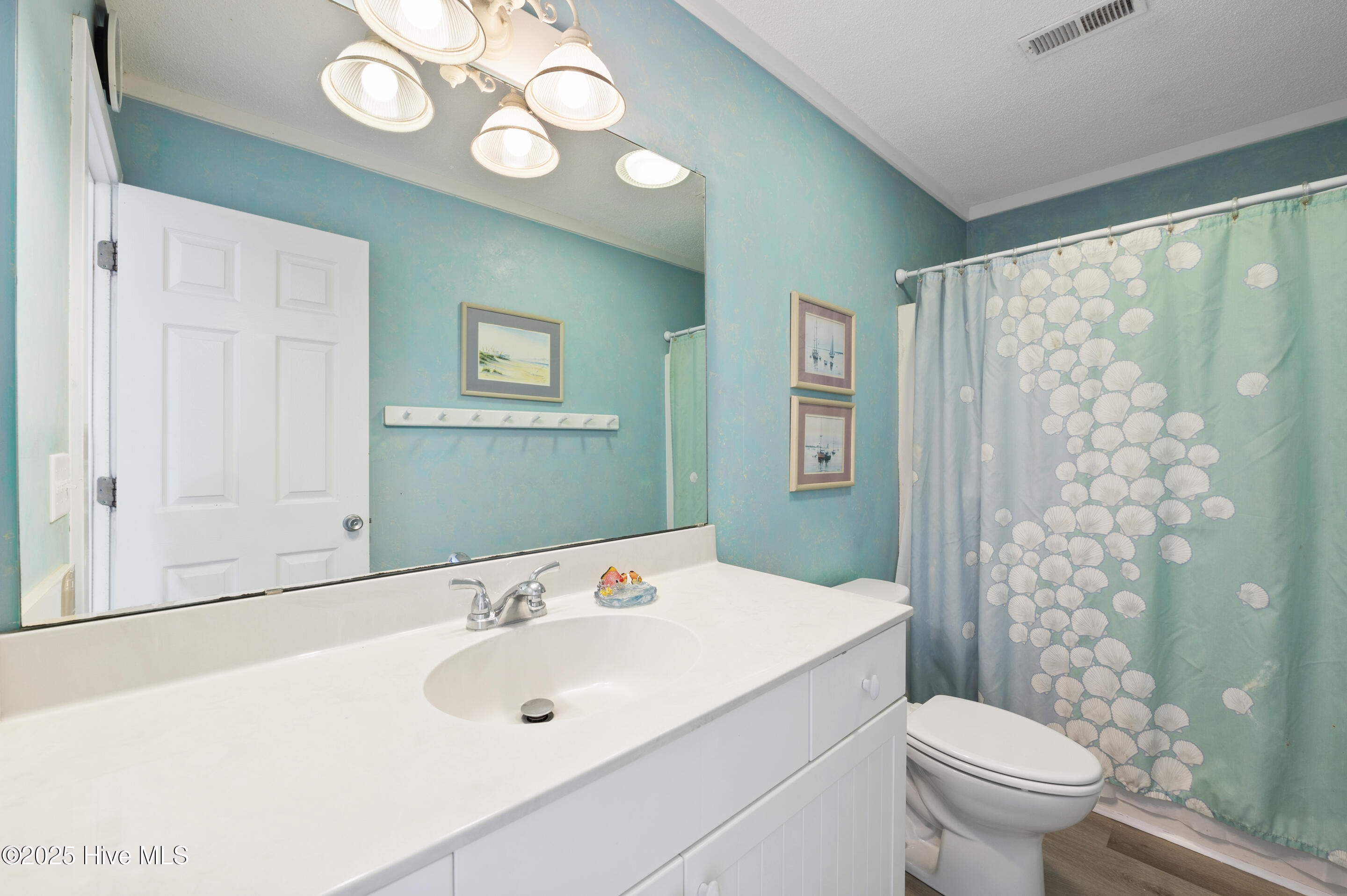 1123 E Beach Drive Property Photo 31