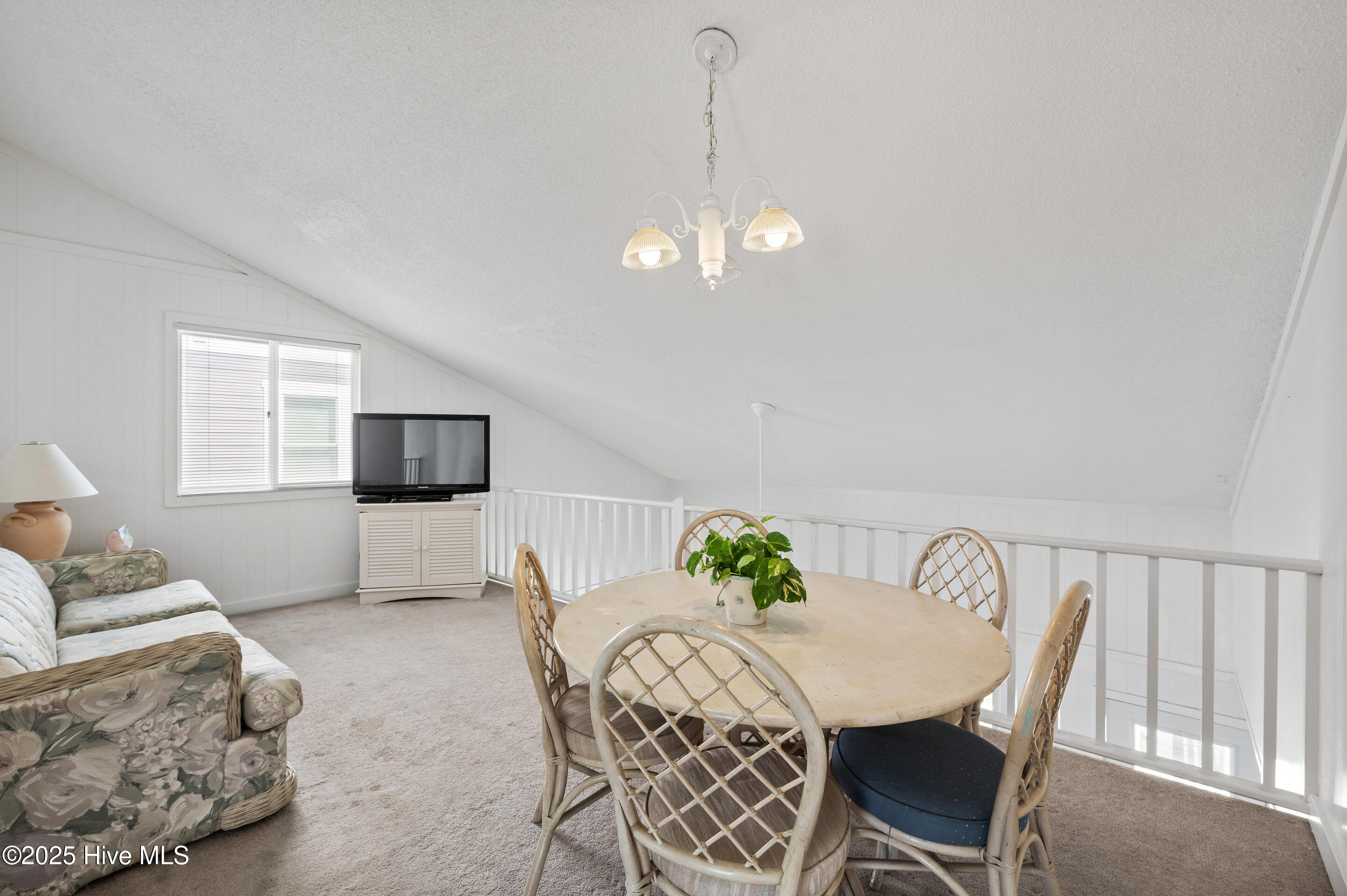 1123 E Beach Drive Property Photo 33