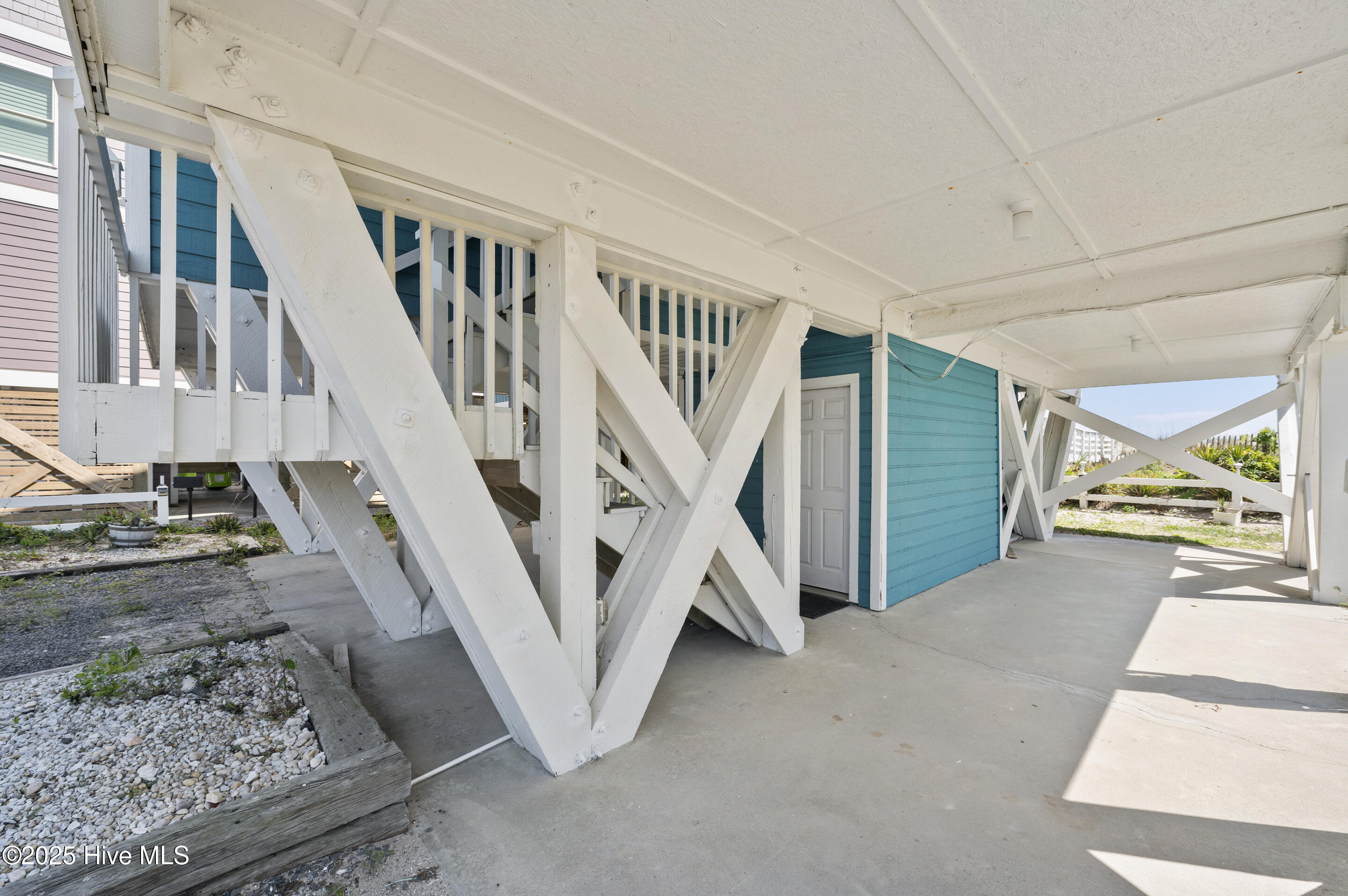 1123 E Beach Drive Property Photo 37