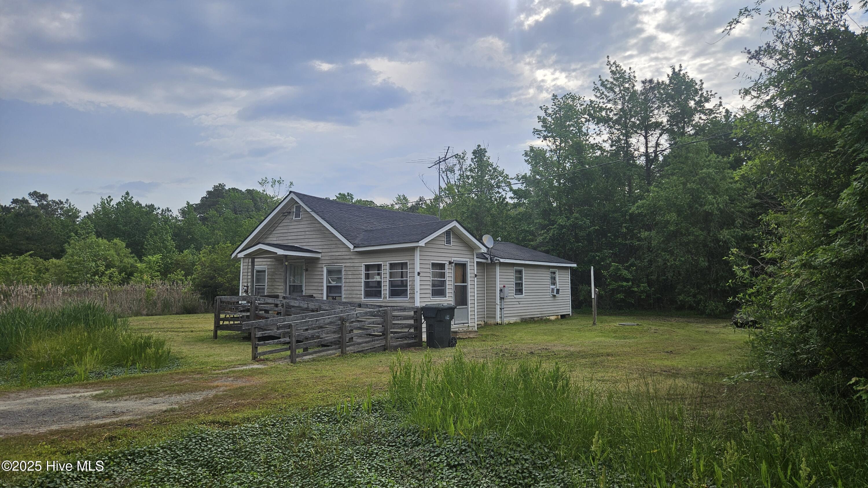 800 Goat Neck Road Property Photo
