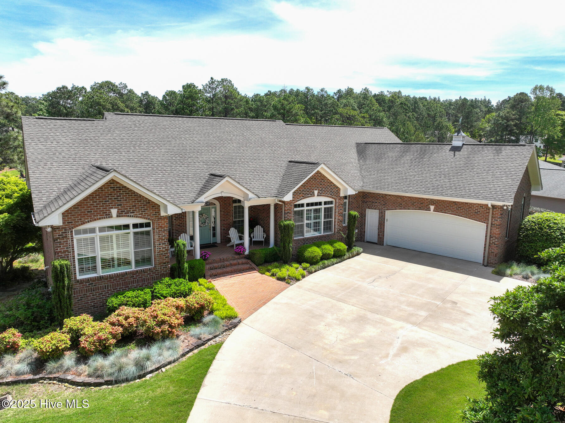 118 Dennis Circle Property Photo 2