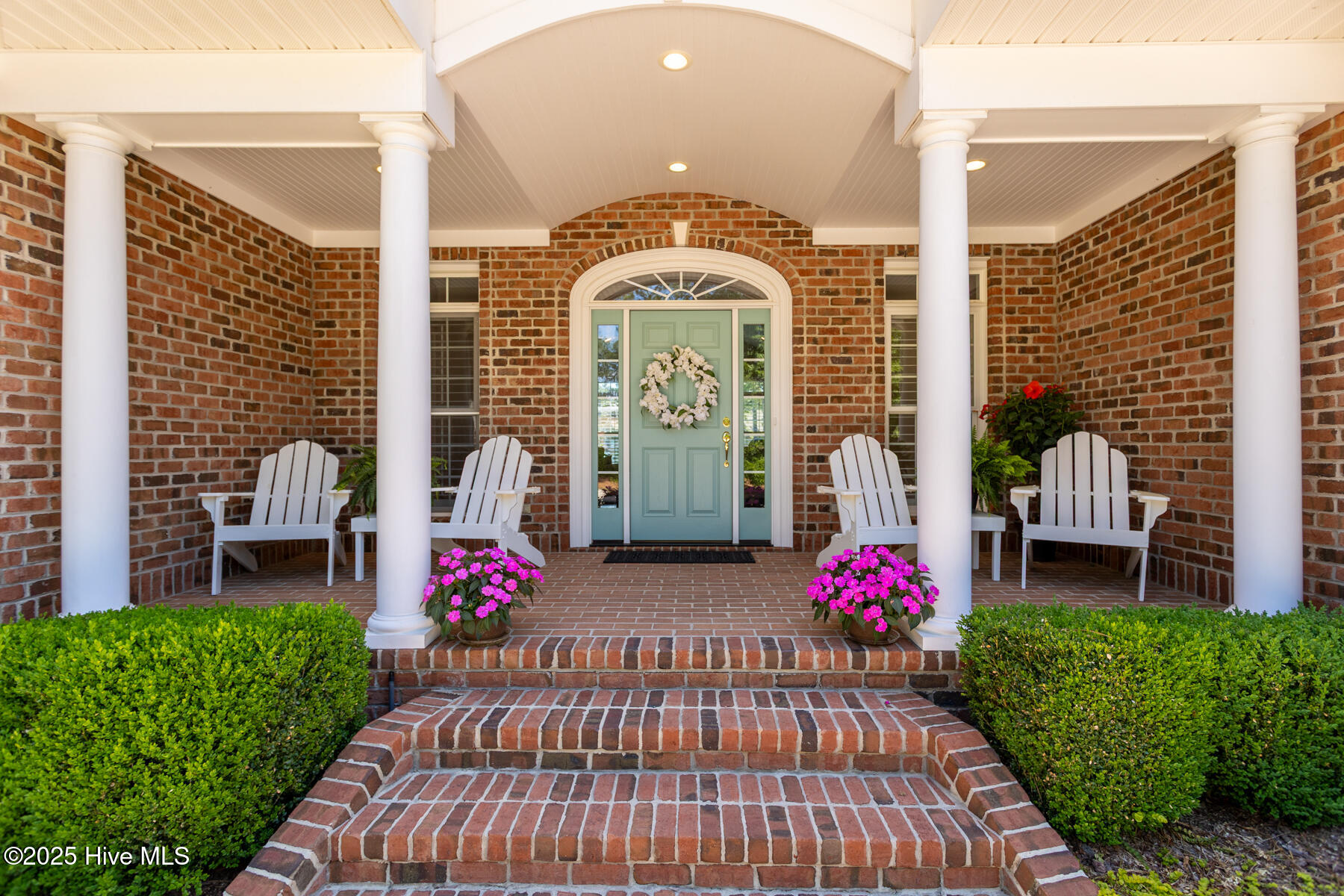 118 Dennis Circle Property Photo 3