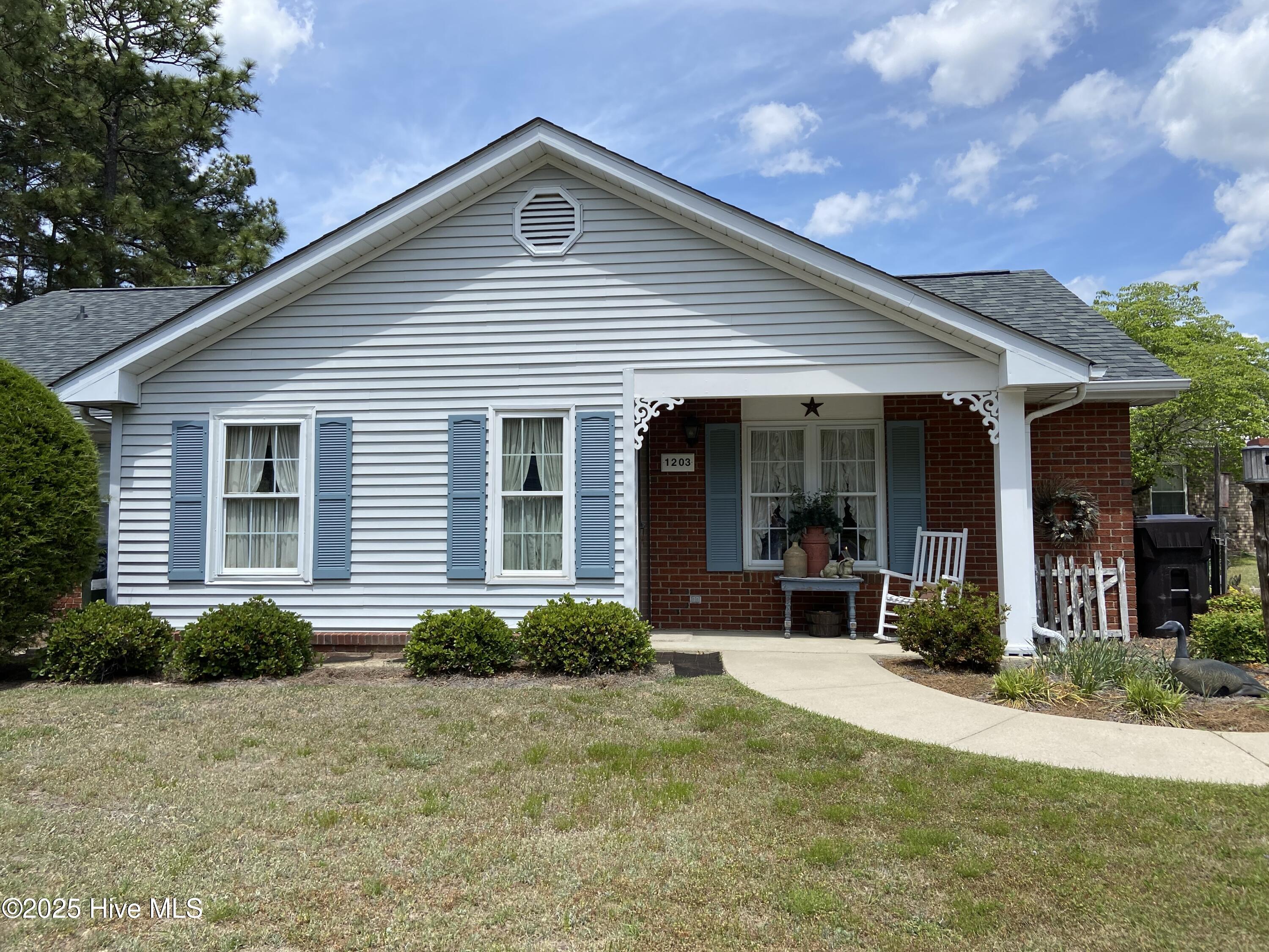 1203 Wilshire Circle Property Photo 1