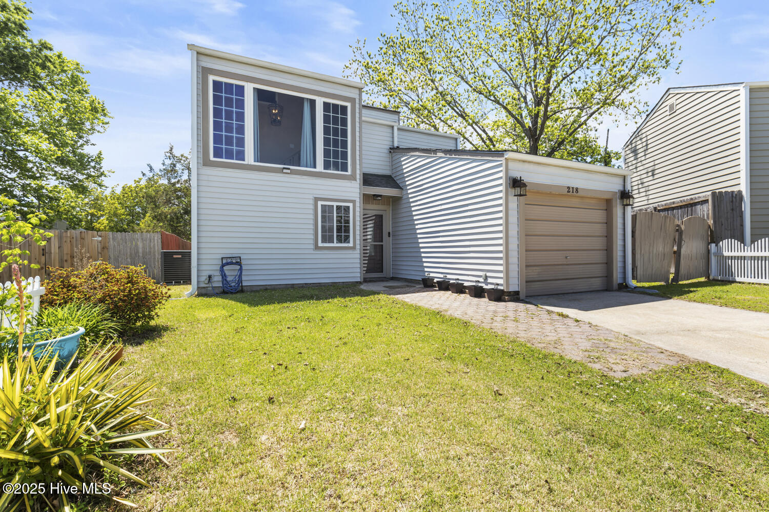 218 W Saltwood Place Property Photo