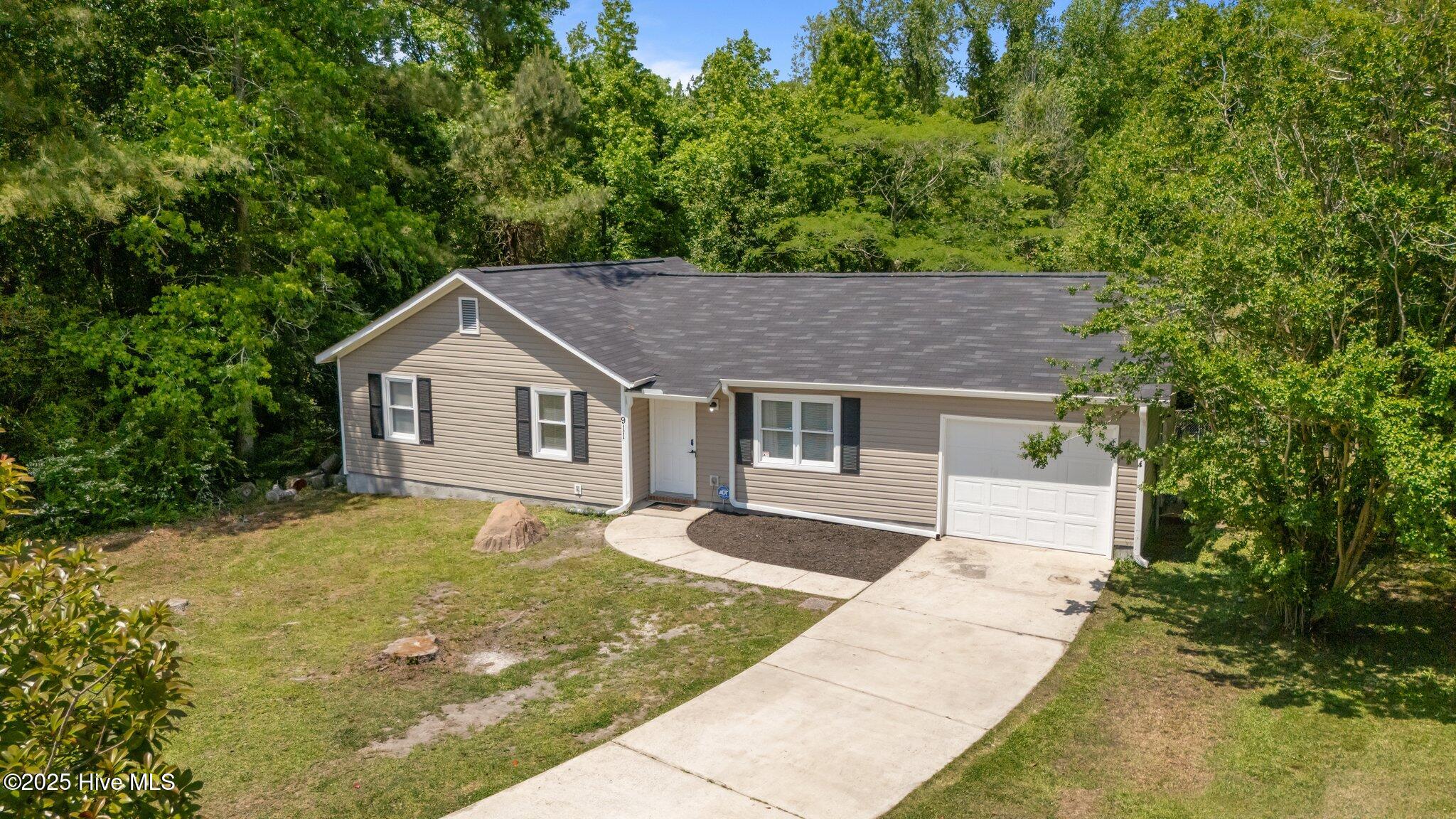 911 Laurel Lane Property Photo