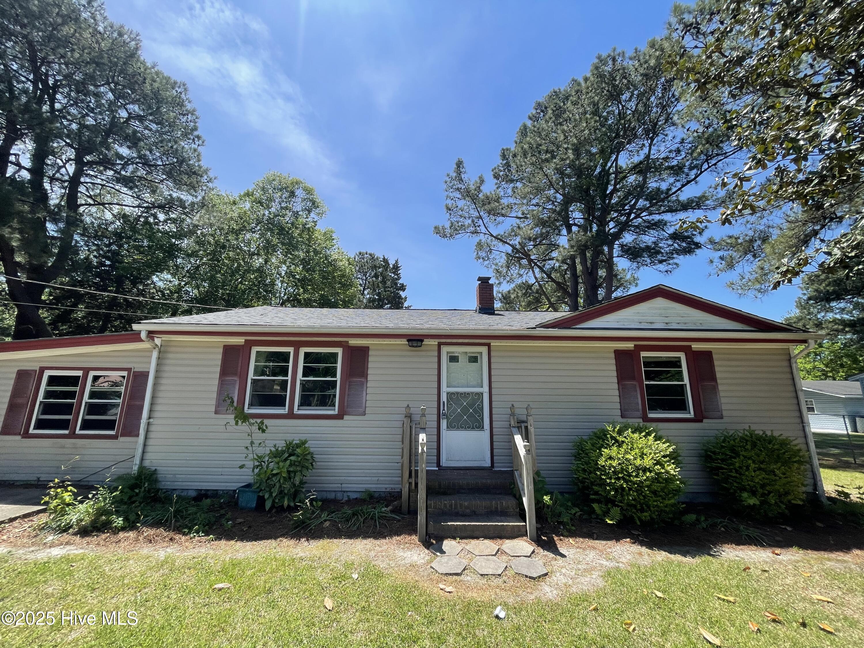 109 Coopers Lane Property Photo
