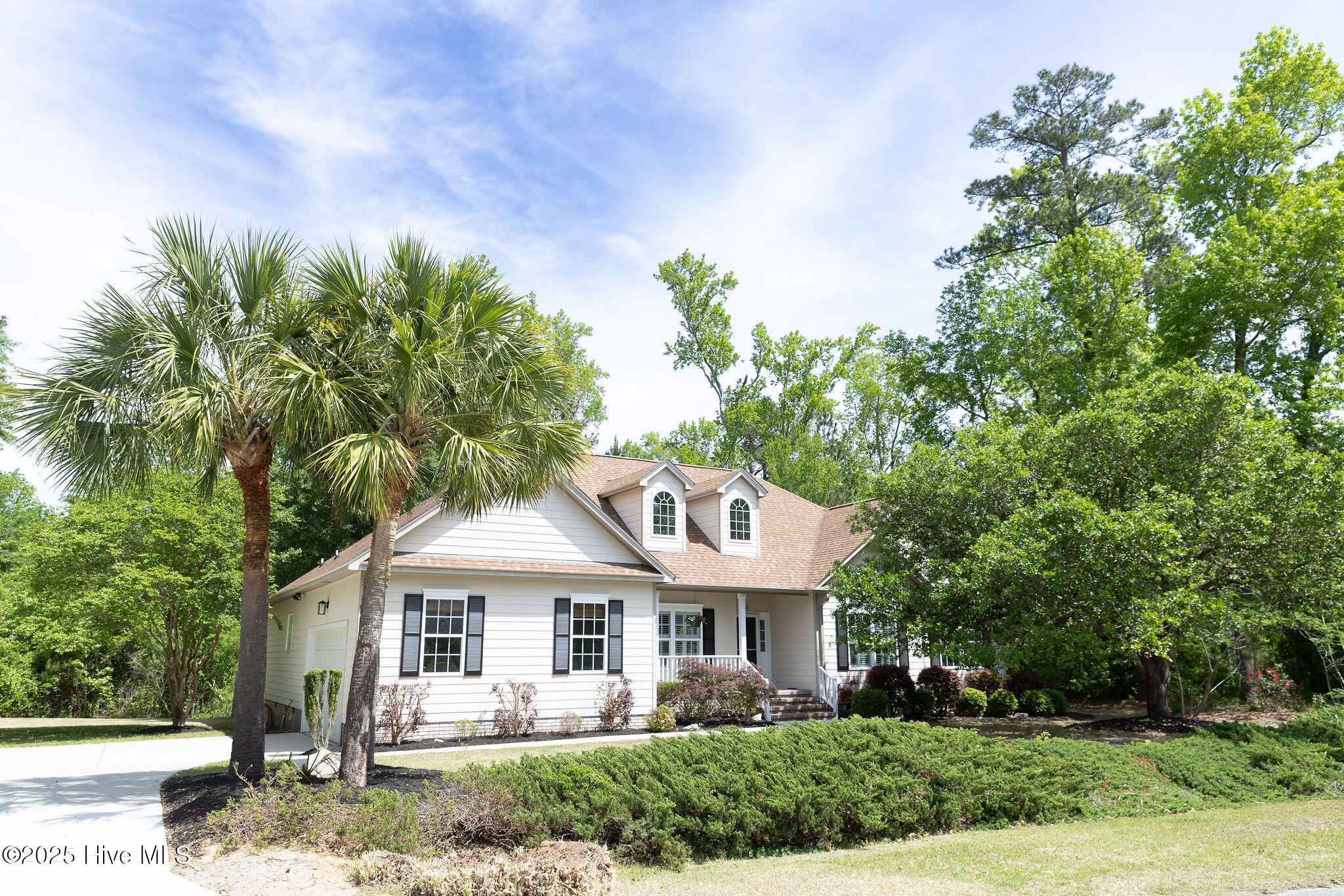 135 Live Oak Drive Property Photo 1