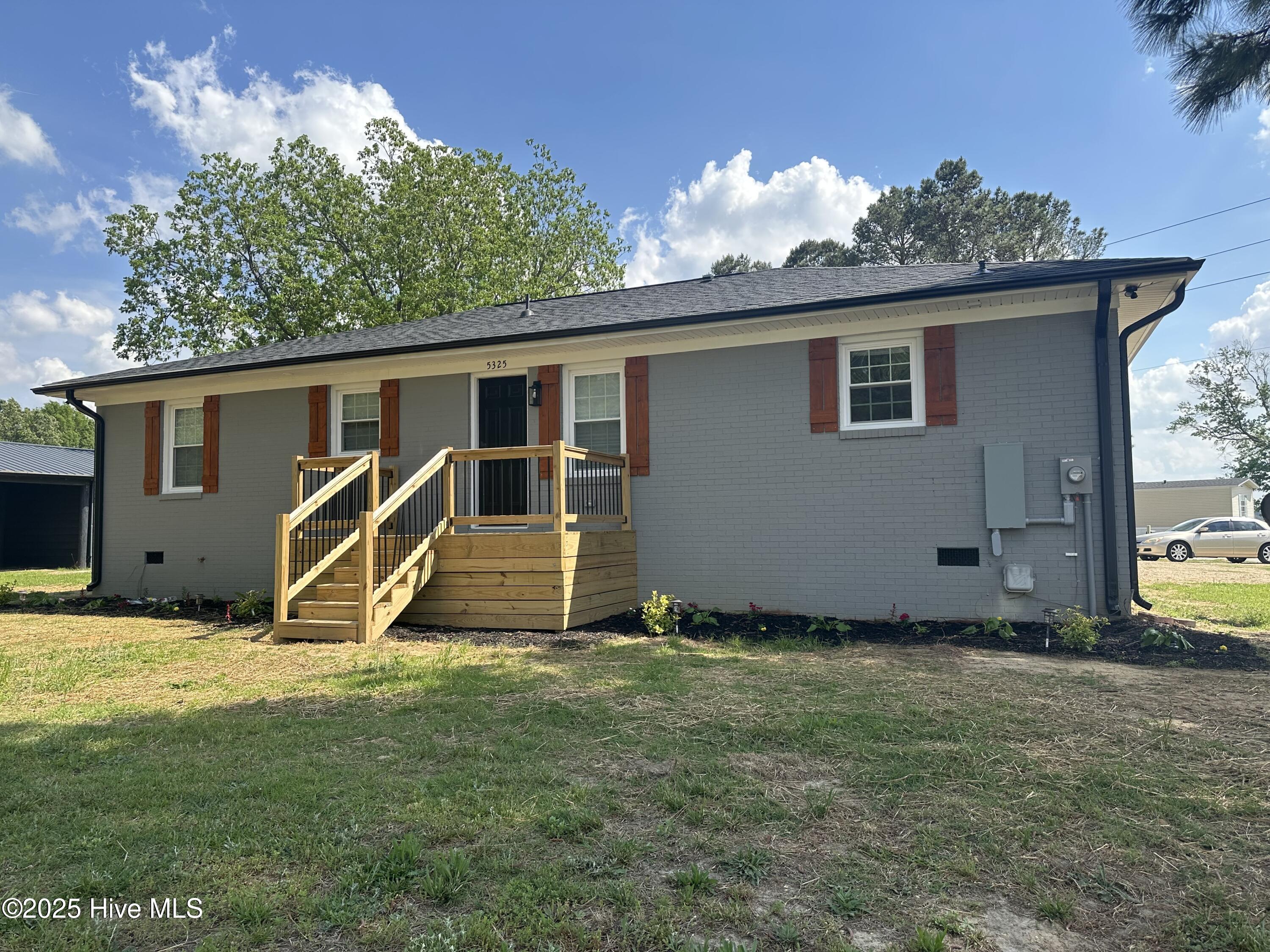 5325 Old White Oak Road Property Photo