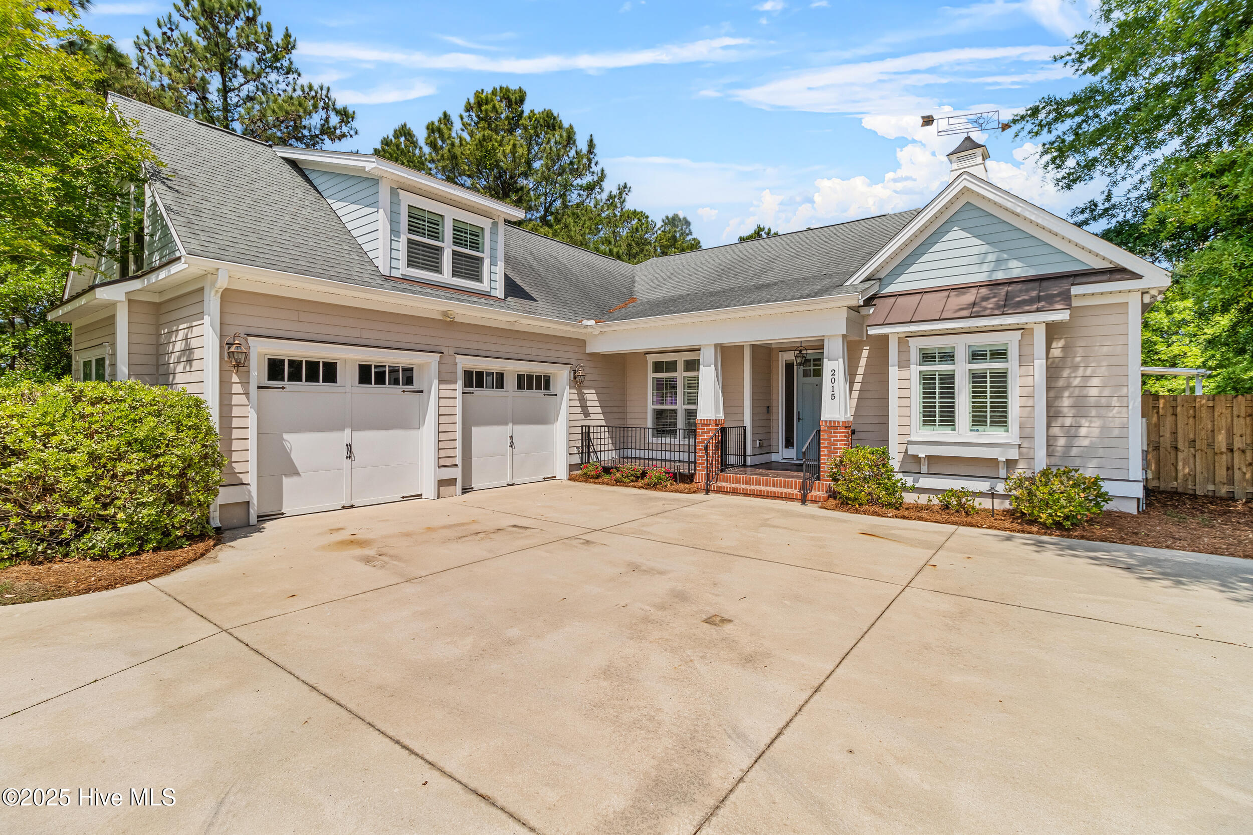 2015 Lynnwood Drive Property Photo